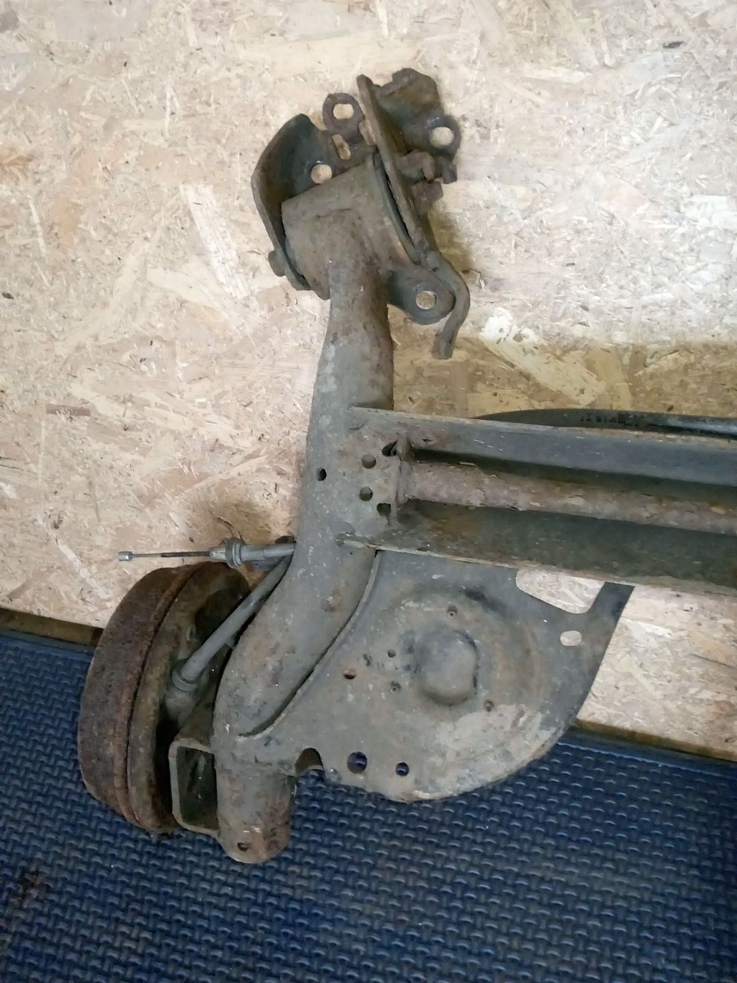 https://ycs.partsauto.market/partsauto-images/thmbs/userImages/a486c87f8955b6e25f9185efee619899/part/d9bf6002-1386-44f3-b4fc-07e0fb1c80eb_1782456192298.jpg