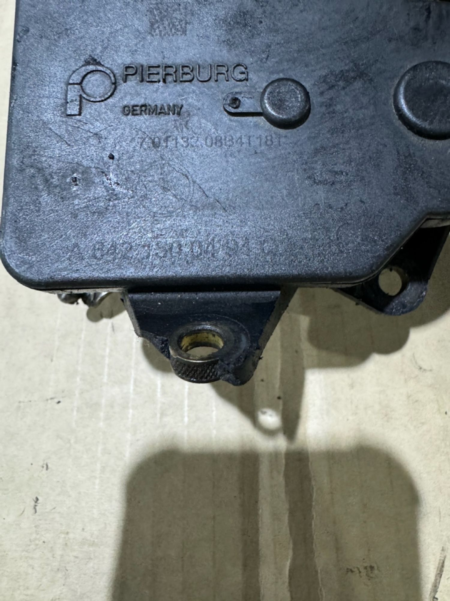 https://ycs.partsauto.market/partsauto-images/thmbs/userImages/a486c87f8955b6e25f9185efee619899/part/db13479e-26b4-434f-ac07-b96e76edfd80_1775853976322.jpg