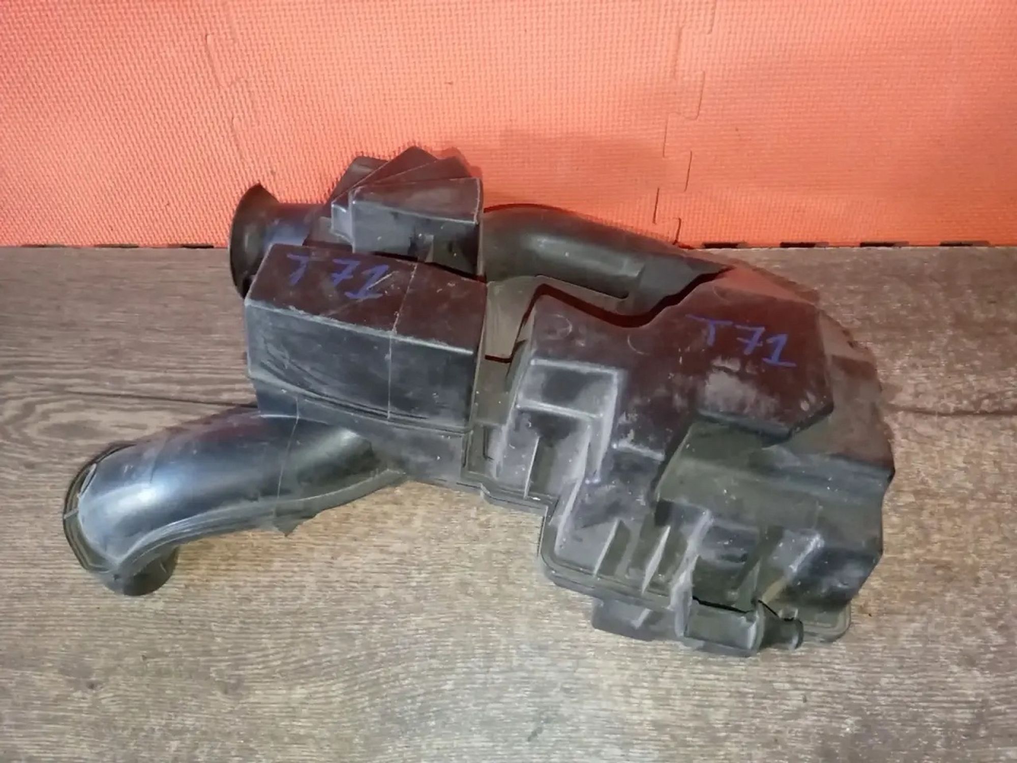 https://ycs.partsauto.market/partsauto-images/thmbs/userImages/a486c87f8955b6e25f9185efee619899/part/dbc8ca52-3197-4184-89d3-fe5782805c25_1775854726392.jpg