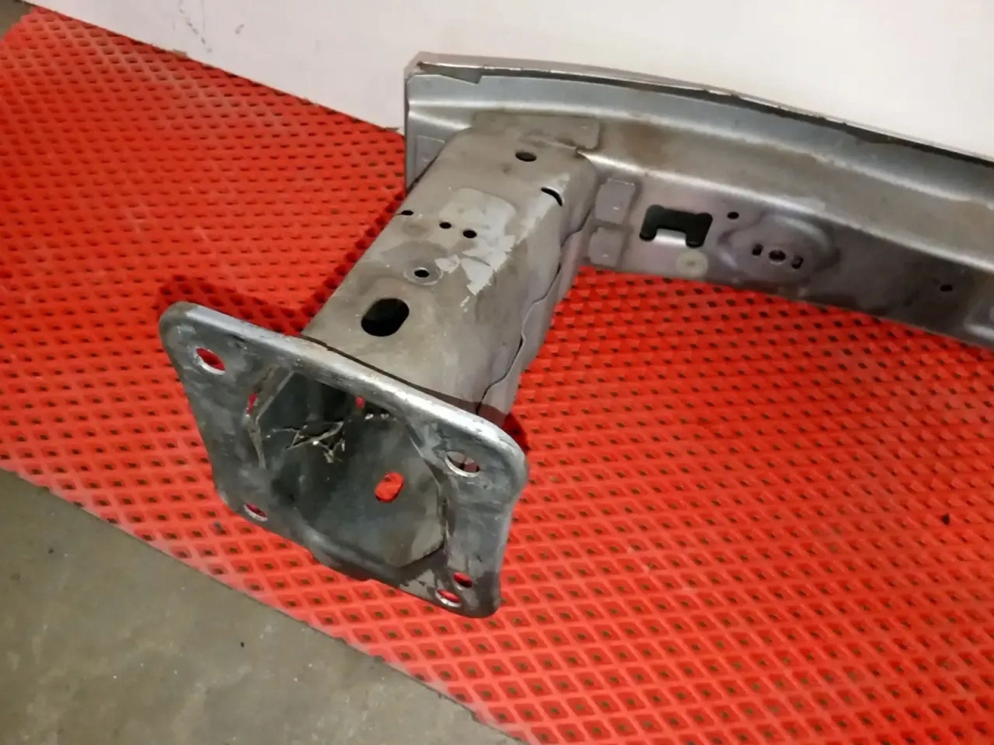 https://ycs.partsauto.market/partsauto-images/thmbs/userImages/a486c87f8955b6e25f9185efee619899/part/dccc43bc-b36c-4721-81ec-3cb177c5d90f_1778653138961.jpg