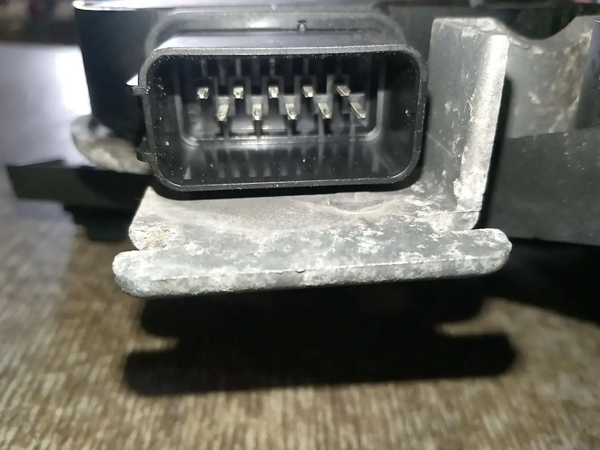 https://ycs.partsauto.market/partsauto-images/thmbs/userImages/a486c87f8955b6e25f9185efee619899/part/df012933-f516-4d86-8e5c-20926f8cf8f8_1785183131473.jpg
