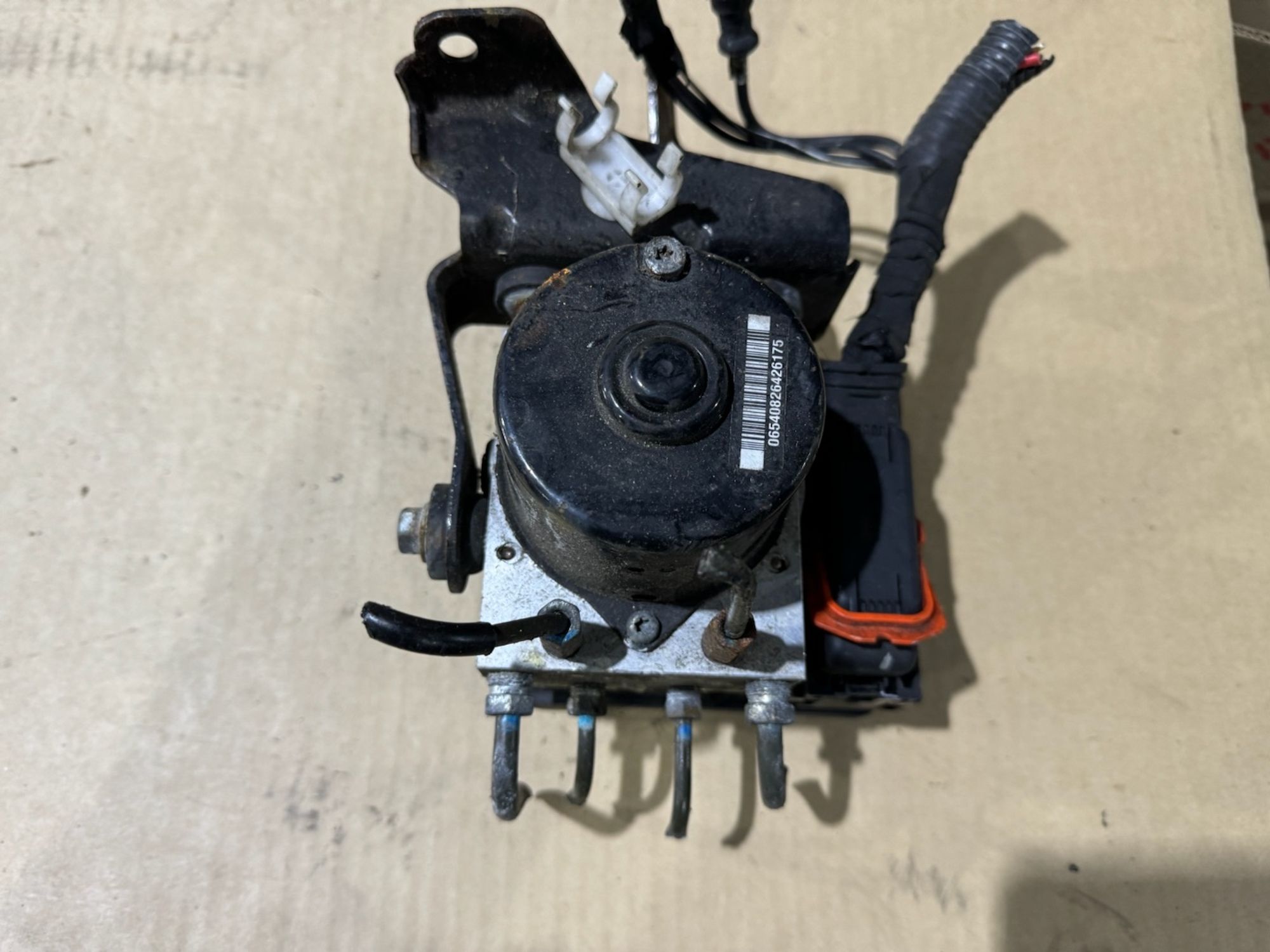 https://ycs.partsauto.market/partsauto-images/thmbs/userImages/a486c87f8955b6e25f9185efee619899/part/df8a53a0-bbff-4a04-9f43-120fe8e7f490_1775854328043.jpg
