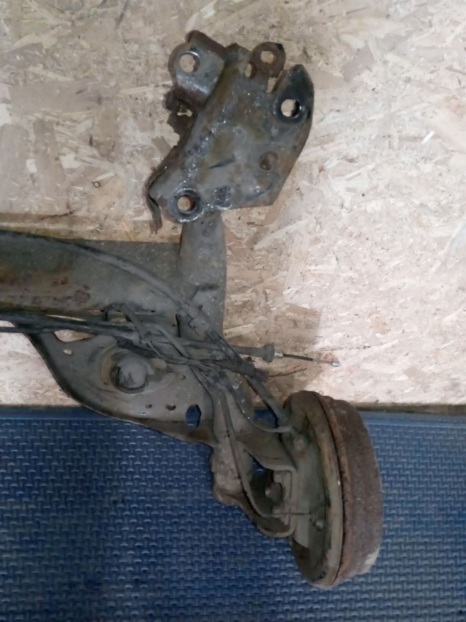 https://ycs.partsauto.market/partsauto-images/thmbs/userImages/a486c87f8955b6e25f9185efee619899/part/e141e4f8-6de0-4939-b8f3-54db7c221b60_1782455850685.jpg