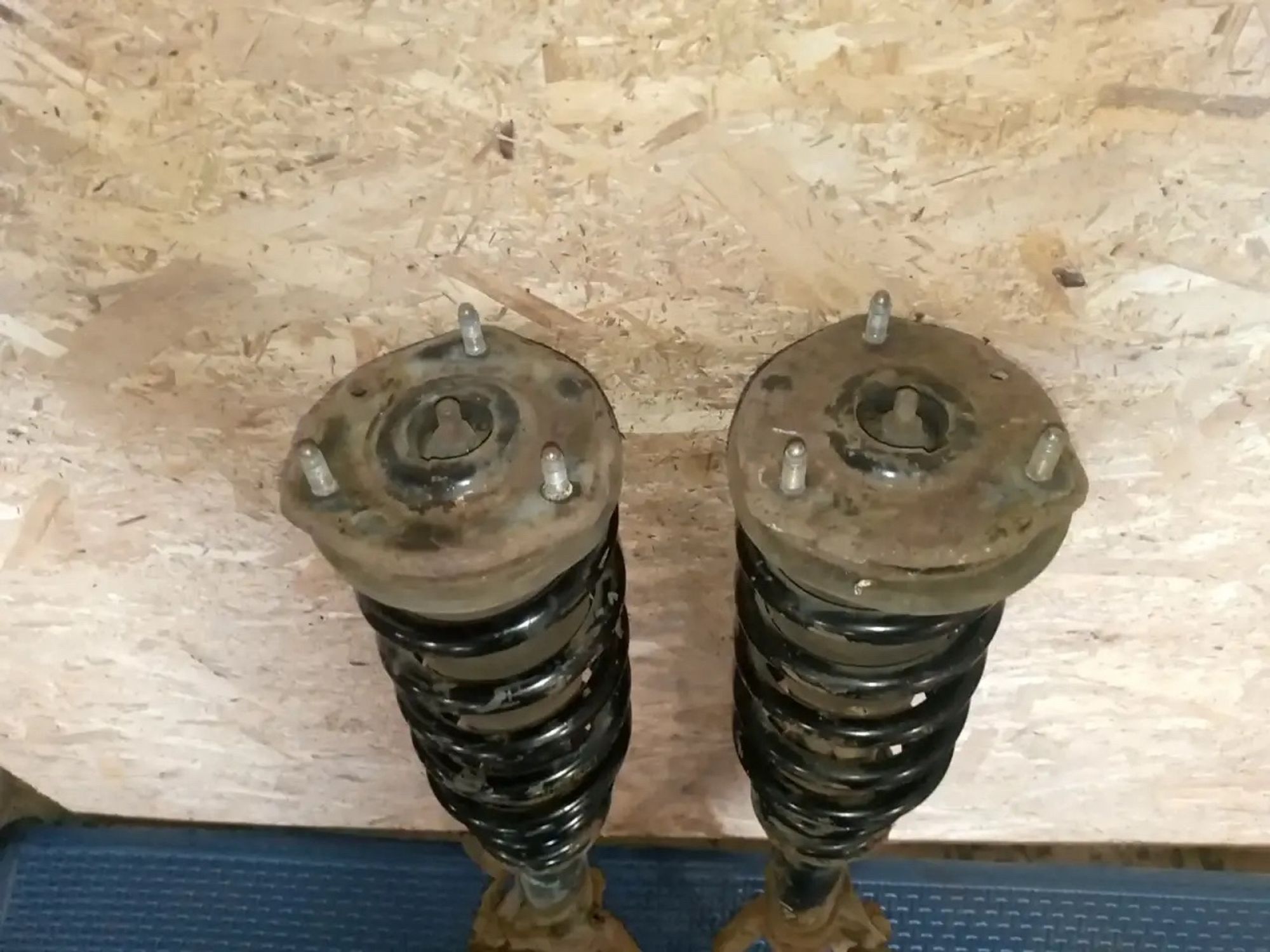 https://ycs.partsauto.market/partsauto-images/thmbs/userImages/a486c87f8955b6e25f9185efee619899/part/e196af44-76a7-4a4a-aa5b-5245f5374120_1775854701705.jpg
