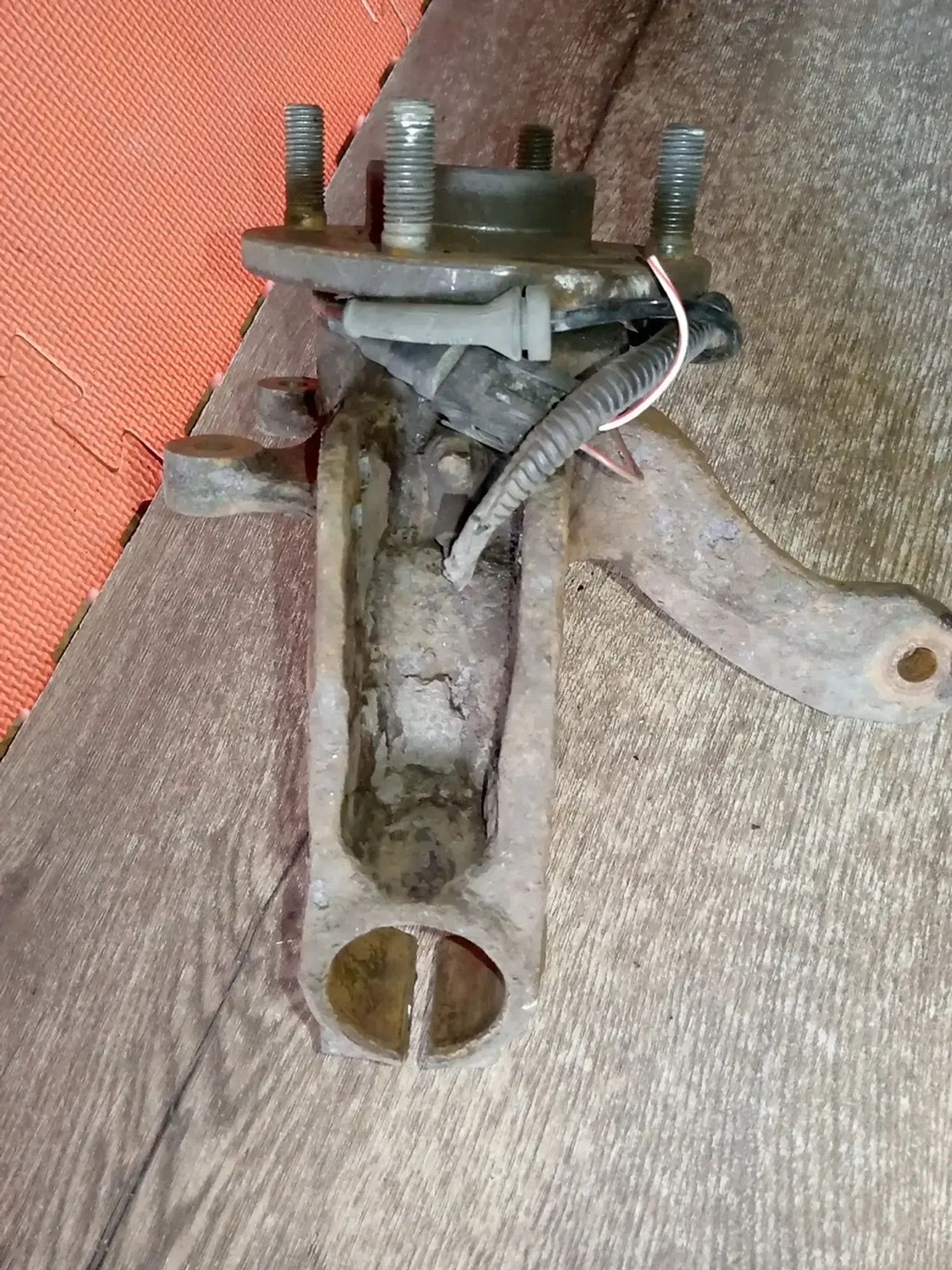 https://ycs.partsauto.market/partsauto-images/thmbs/userImages/a486c87f8955b6e25f9185efee619899/part/e382f676-2692-4f1a-9550-d592c0921053_1775854661325.jpg