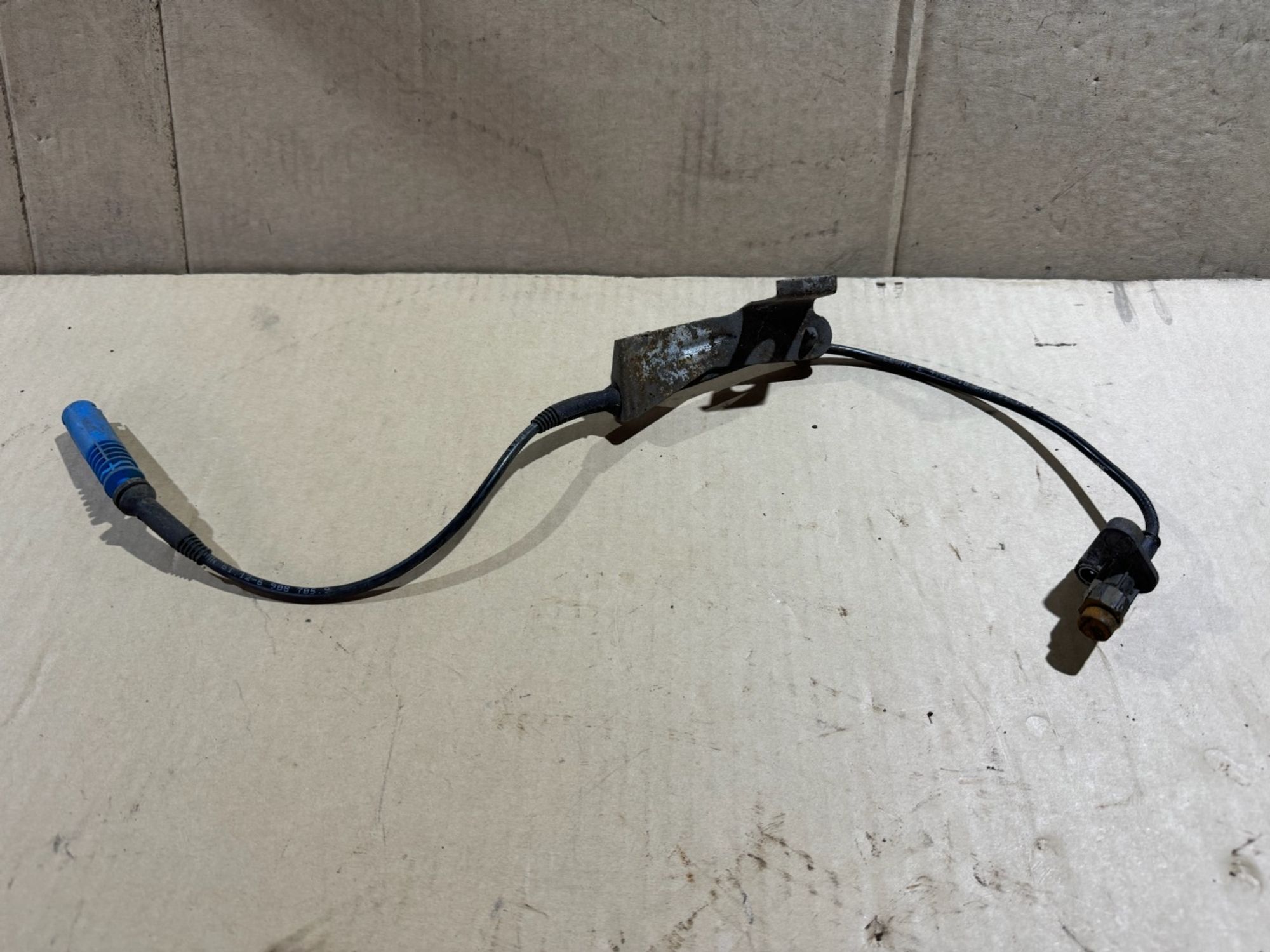 https://ycs.partsauto.market/partsauto-images/thmbs/userImages/a486c87f8955b6e25f9185efee619899/part/e455b409-fb64-45a4-a904-dcd38cb3a23b_1776689391039.jpg