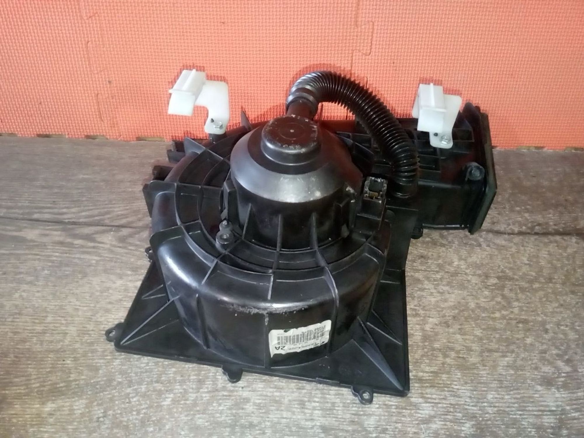 https://ycs.partsauto.market/partsauto-images/thmbs/userImages/a486c87f8955b6e25f9185efee619899/part/e5596341-2e16-4588-8f4a-762884c91f4e_1775855063293.jpg