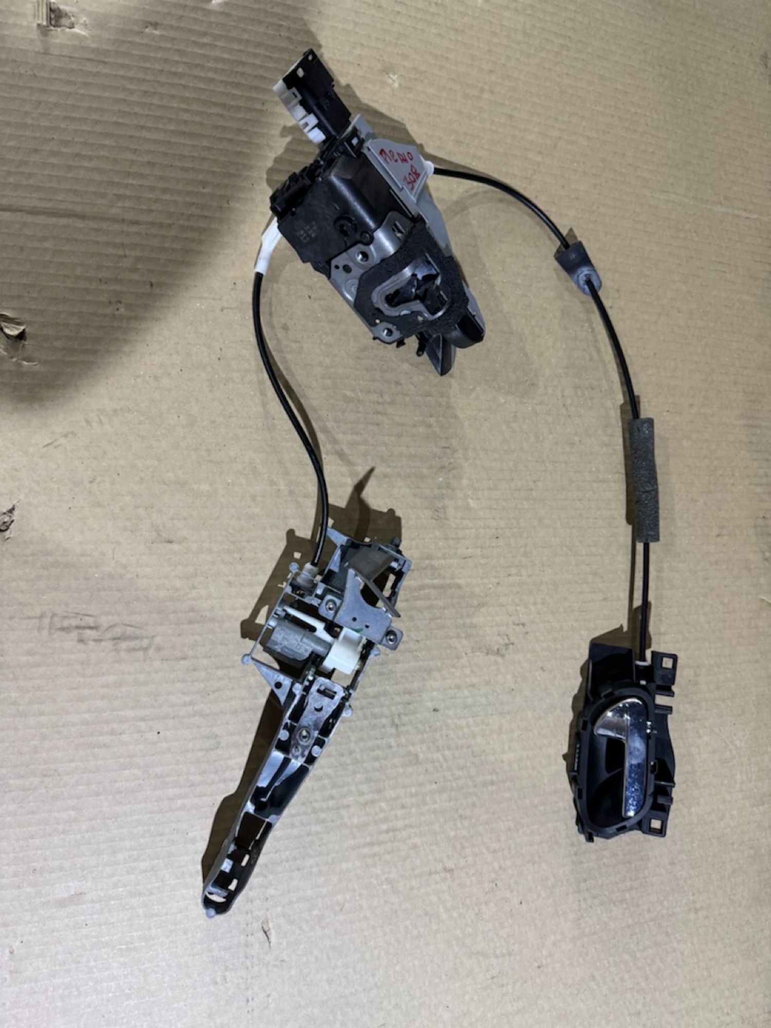https://ycs.partsauto.market/partsauto-images/thmbs/userImages/a486c87f8955b6e25f9185efee619899/part/e5d7c398-9bf7-4b36-bca0-a535521f261a_1785186119504.jpg