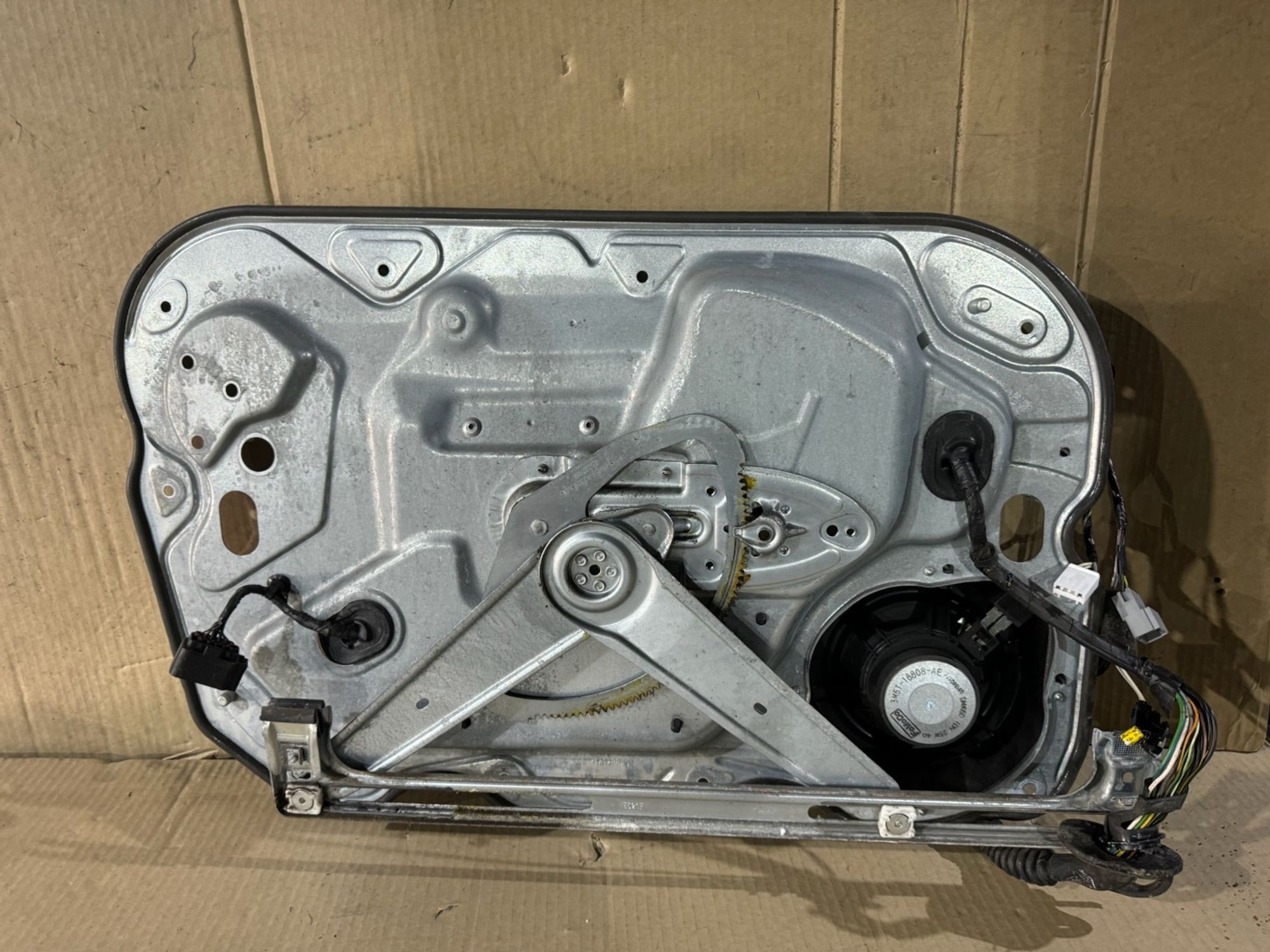 https://ycs.partsauto.market/partsauto-images/thmbs/userImages/a486c87f8955b6e25f9185efee619899/part/e6a4b6cb-234a-4576-b37e-1a3b4289c0ae_1779786468054.jpg