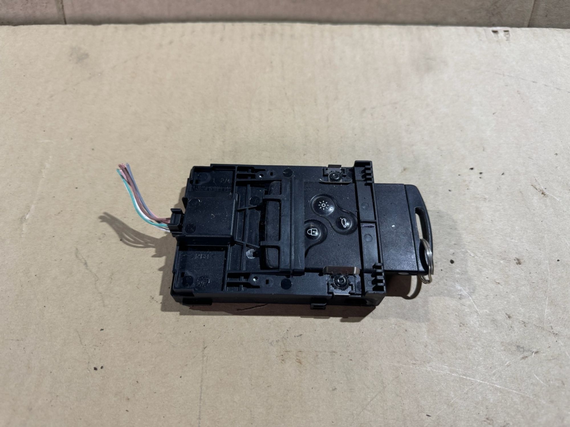 https://ycs.partsauto.market/partsauto-images/thmbs/userImages/a486c87f8955b6e25f9185efee619899/part/e9ef1d6e-bc1d-4b2f-bd42-a64238634bac_1776852064476.jpg