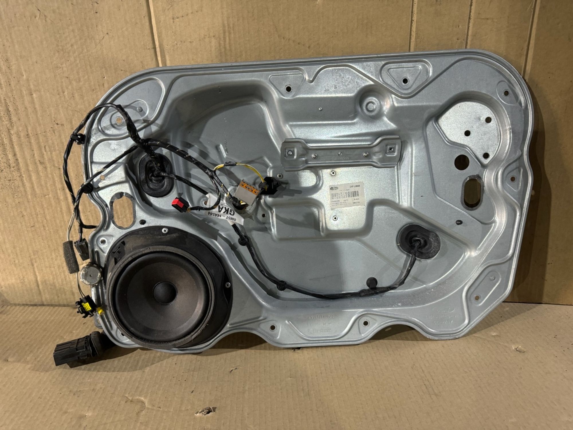 https://ycs.partsauto.market/partsauto-images/thmbs/userImages/a486c87f8955b6e25f9185efee619899/part/eadb61f1-f61e-4e09-b7af-a0e48ad845d4_1779786462883.jpg