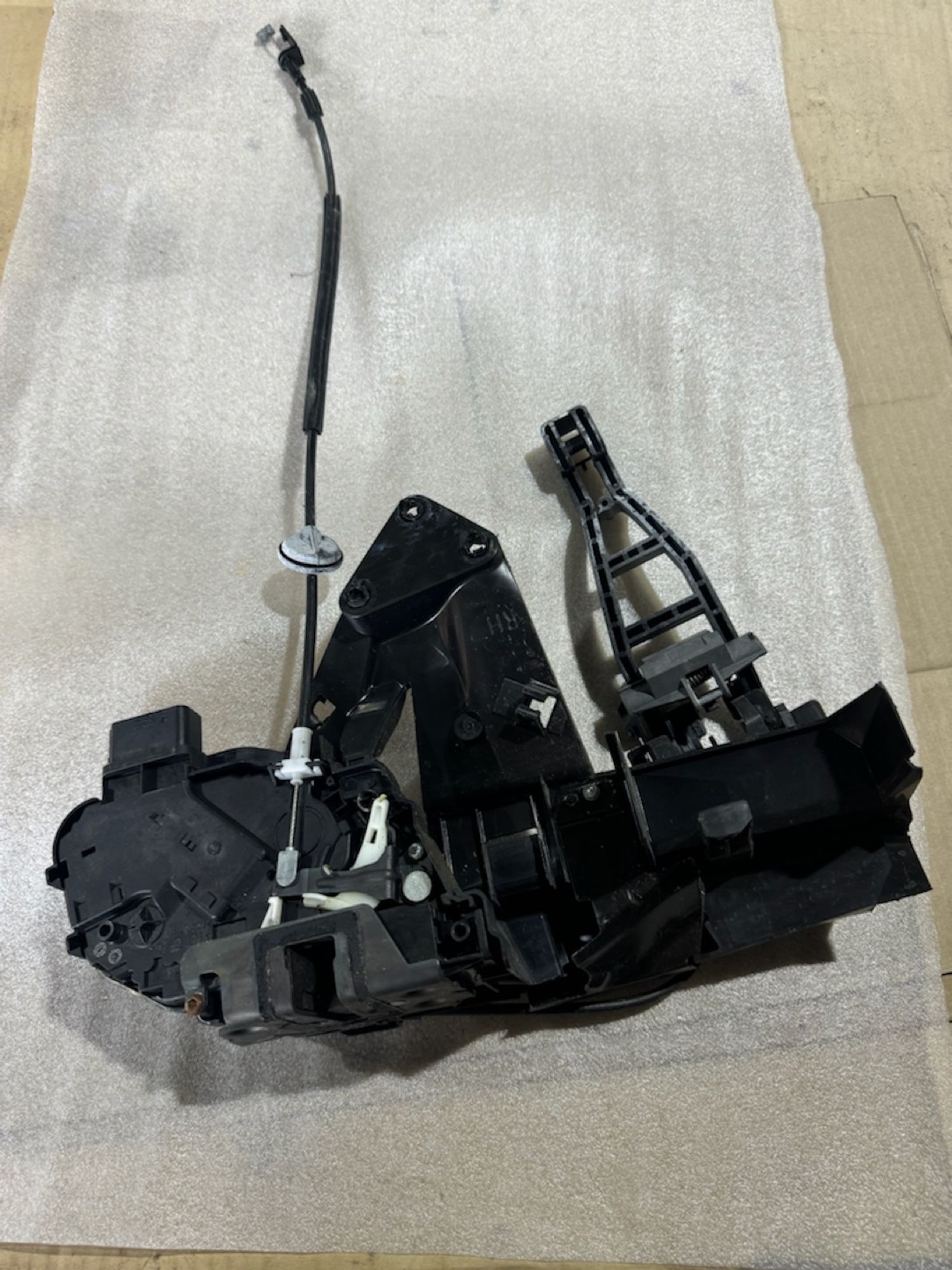 https://ycs.partsauto.market/partsauto-images/thmbs/userImages/a486c87f8955b6e25f9185efee619899/part/ec2a97c2-37e0-45ee-9a0b-9394bbbd0ff3_1779344380885.jpg