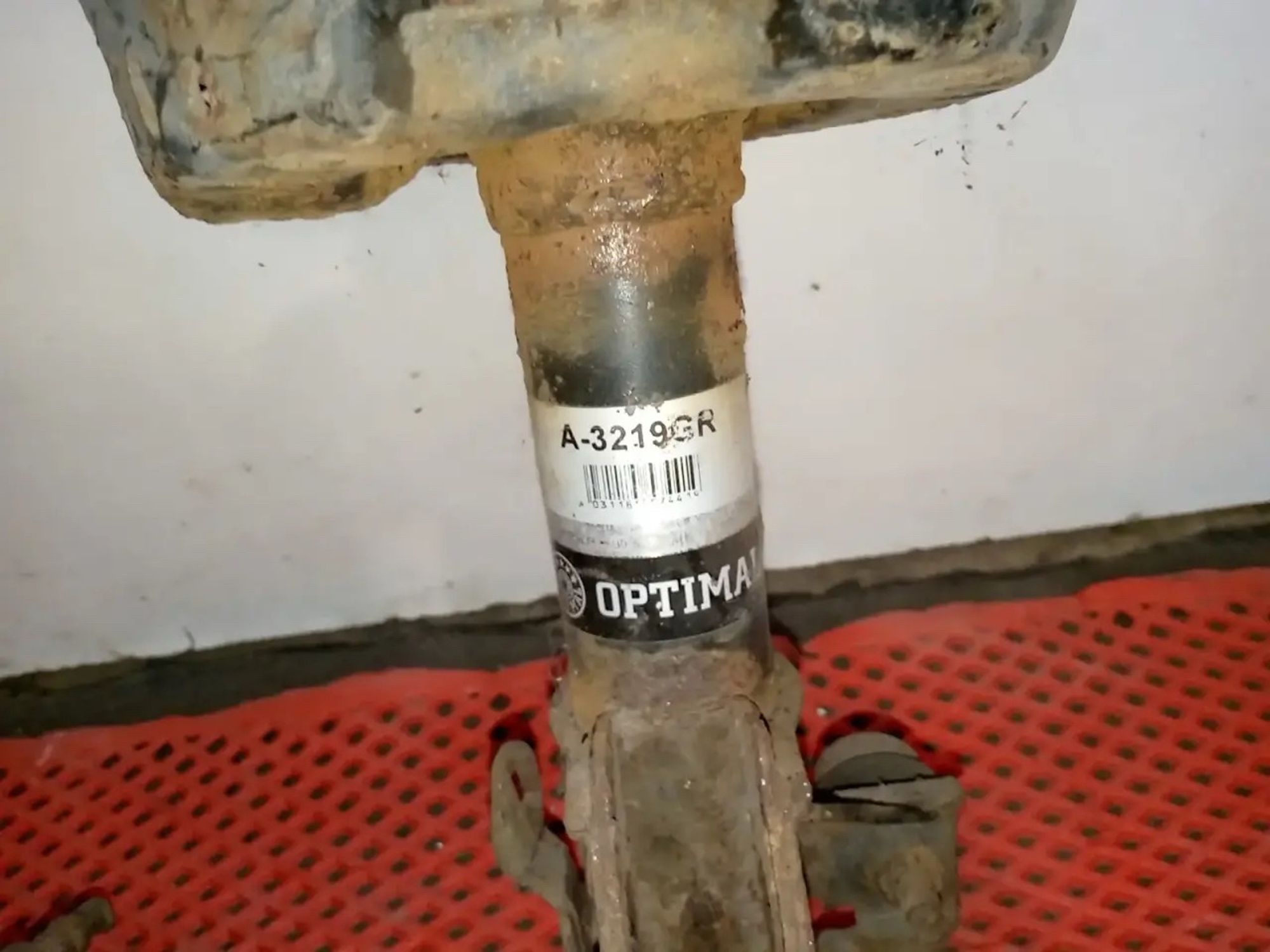 https://ycs.partsauto.market/partsauto-images/thmbs/userImages/a486c87f8955b6e25f9185efee619899/part/ed8eef09-dd60-44dd-af23-9bb76c15edc3_1786648797166.jpg