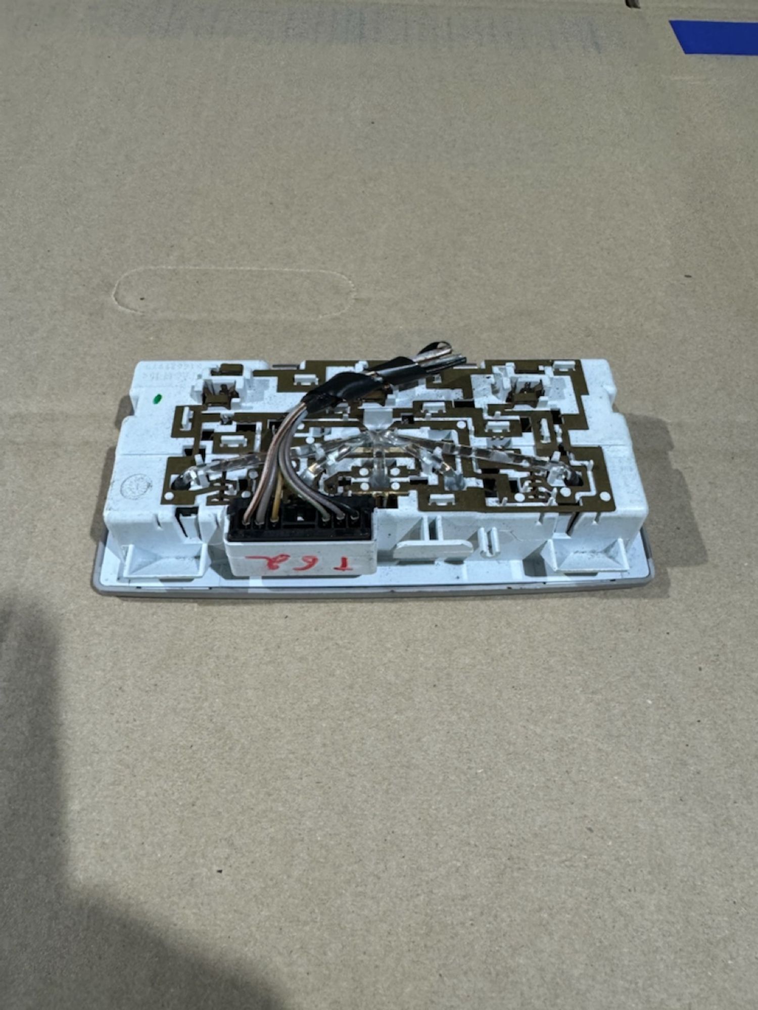 https://ycs.partsauto.market/partsauto-images/thmbs/userImages/a486c87f8955b6e25f9185efee619899/part/f0003e15-075c-4436-93ed-294d95b6ea9a_1780044114115.jpg