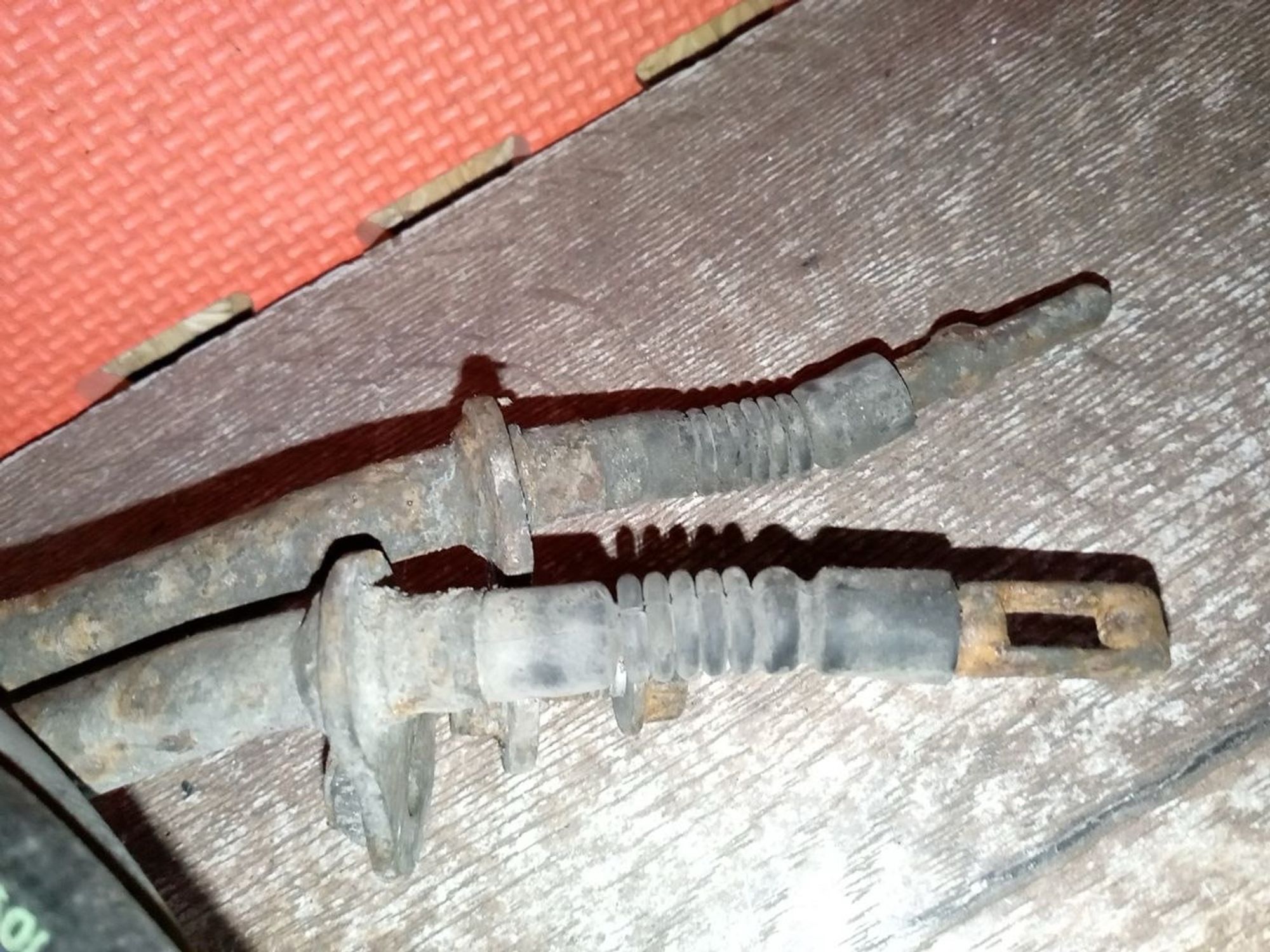 https://ycs.partsauto.market/partsauto-images/thmbs/userImages/a486c87f8955b6e25f9185efee619899/part/f0409f1c-1174-4ef0-9626-f660e4d98521_1775856162095.jpg