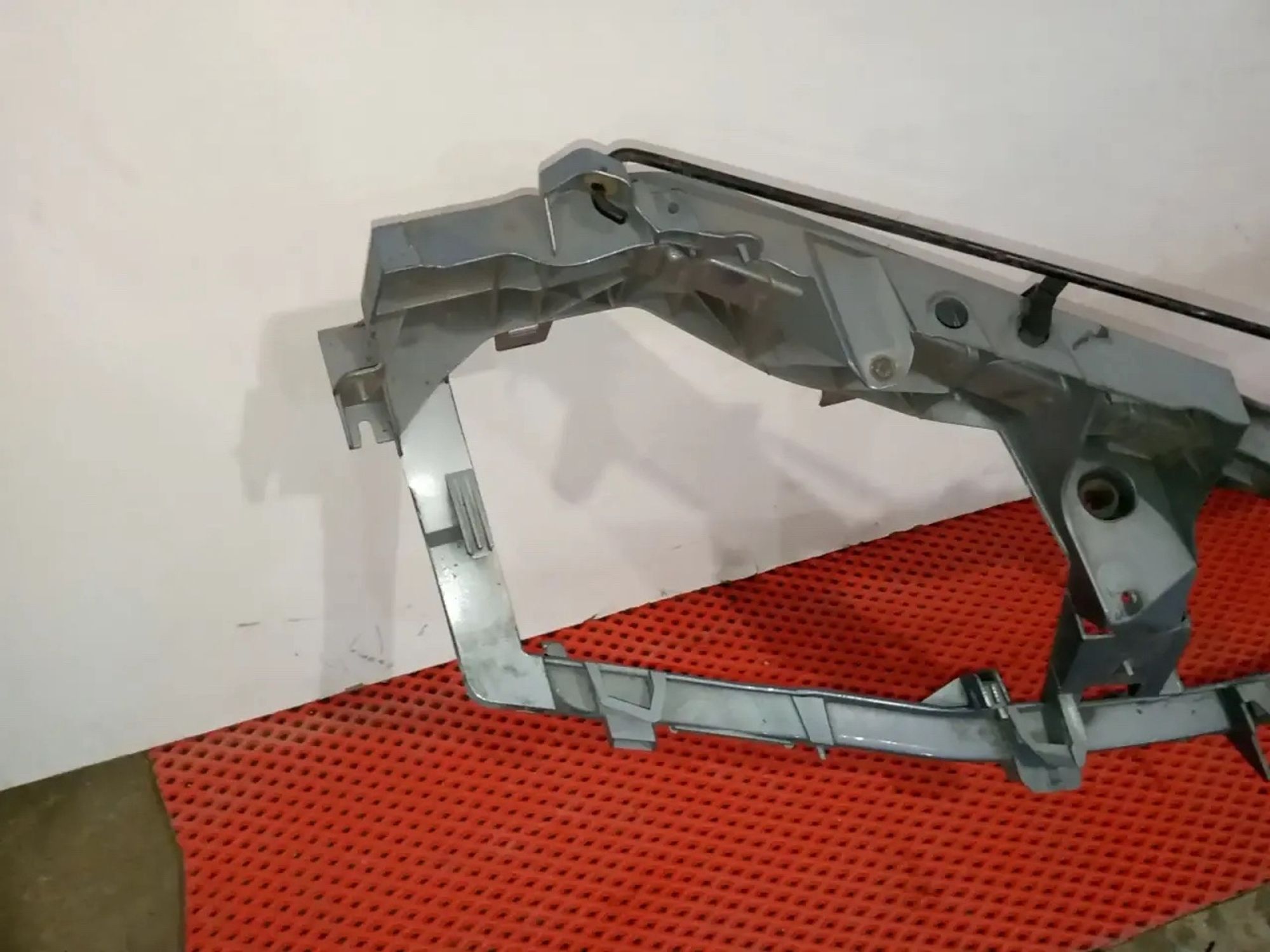 https://ycs.partsauto.market/partsauto-images/thmbs/userImages/a486c87f8955b6e25f9185efee619899/part/f1769a42-cde8-46e1-9af3-ab6629672fe3_1778605950326.jpg