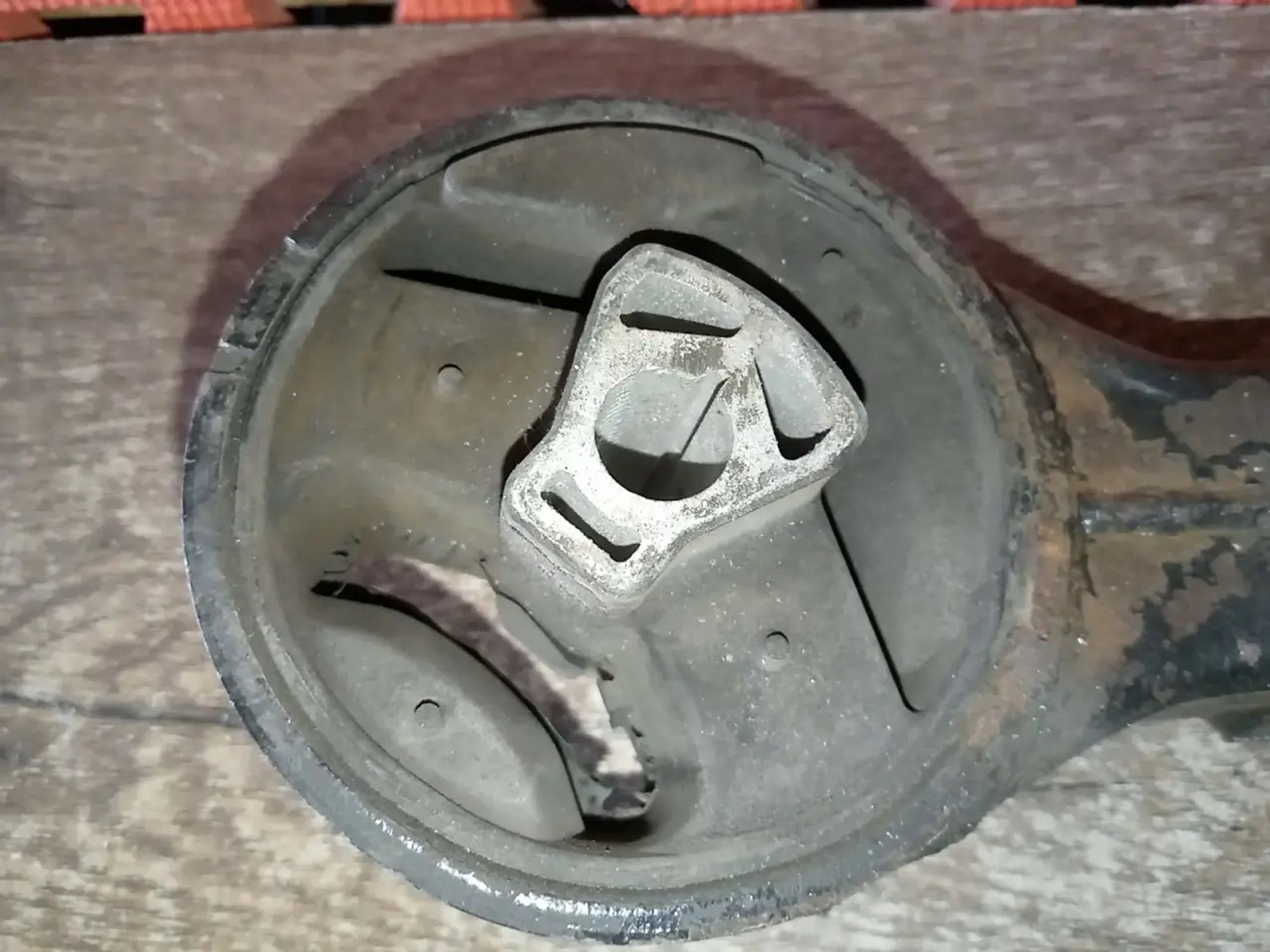 https://ycs.partsauto.market/partsauto-images/thmbs/userImages/a486c87f8955b6e25f9185efee619899/part/f2126926-582c-42ea-8fc5-6474513f5681_1786653289627.jpg