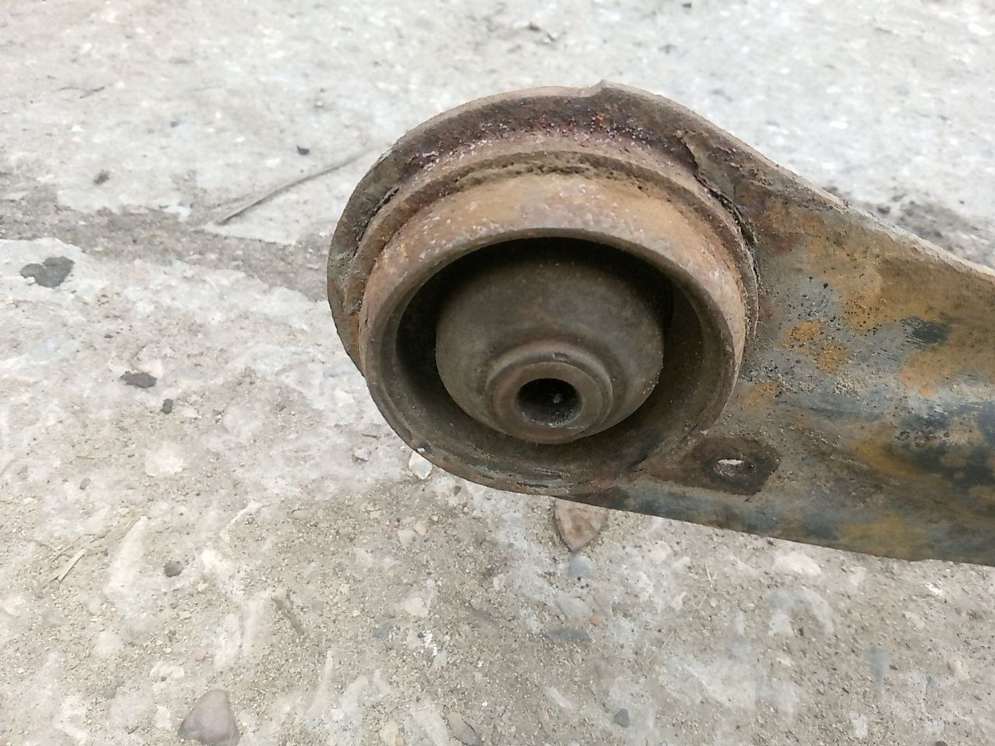 https://ycs.partsauto.market/partsauto-images/thmbs/userImages/a486c87f8955b6e25f9185efee619899/part/f25390b2-04af-4394-866e-88102c0b00eb_1775856540324.jpg