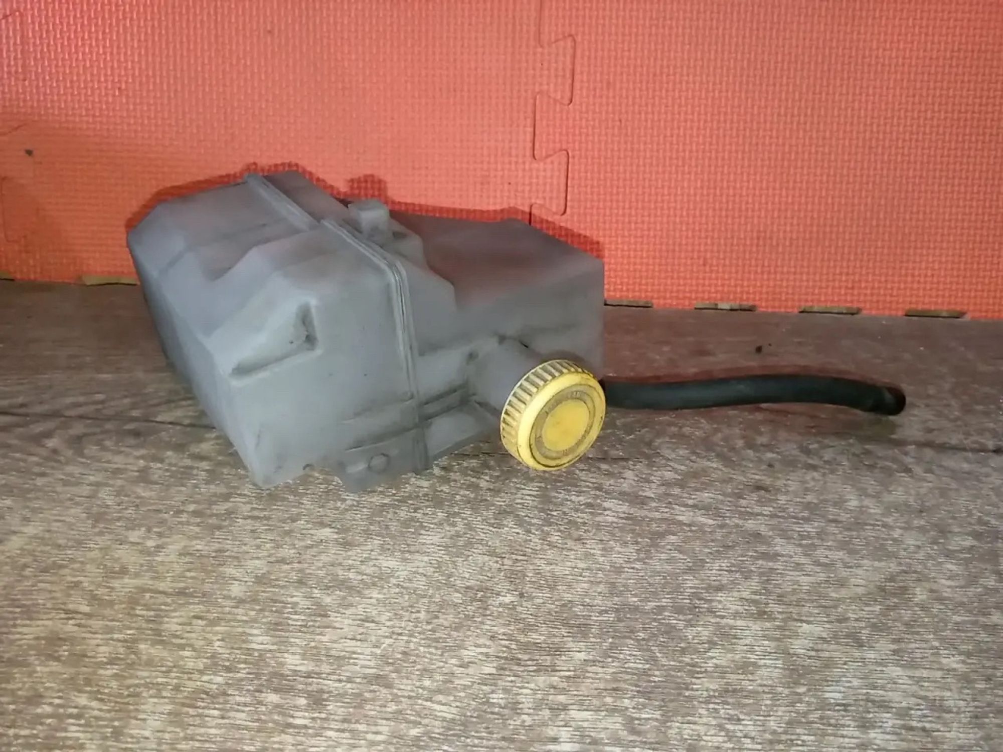 https://ycs.partsauto.market/partsauto-images/thmbs/userImages/a486c87f8955b6e25f9185efee619899/part/f31a8c5b-645a-4bf4-ac9a-be1010602829_1778610186878.jpg