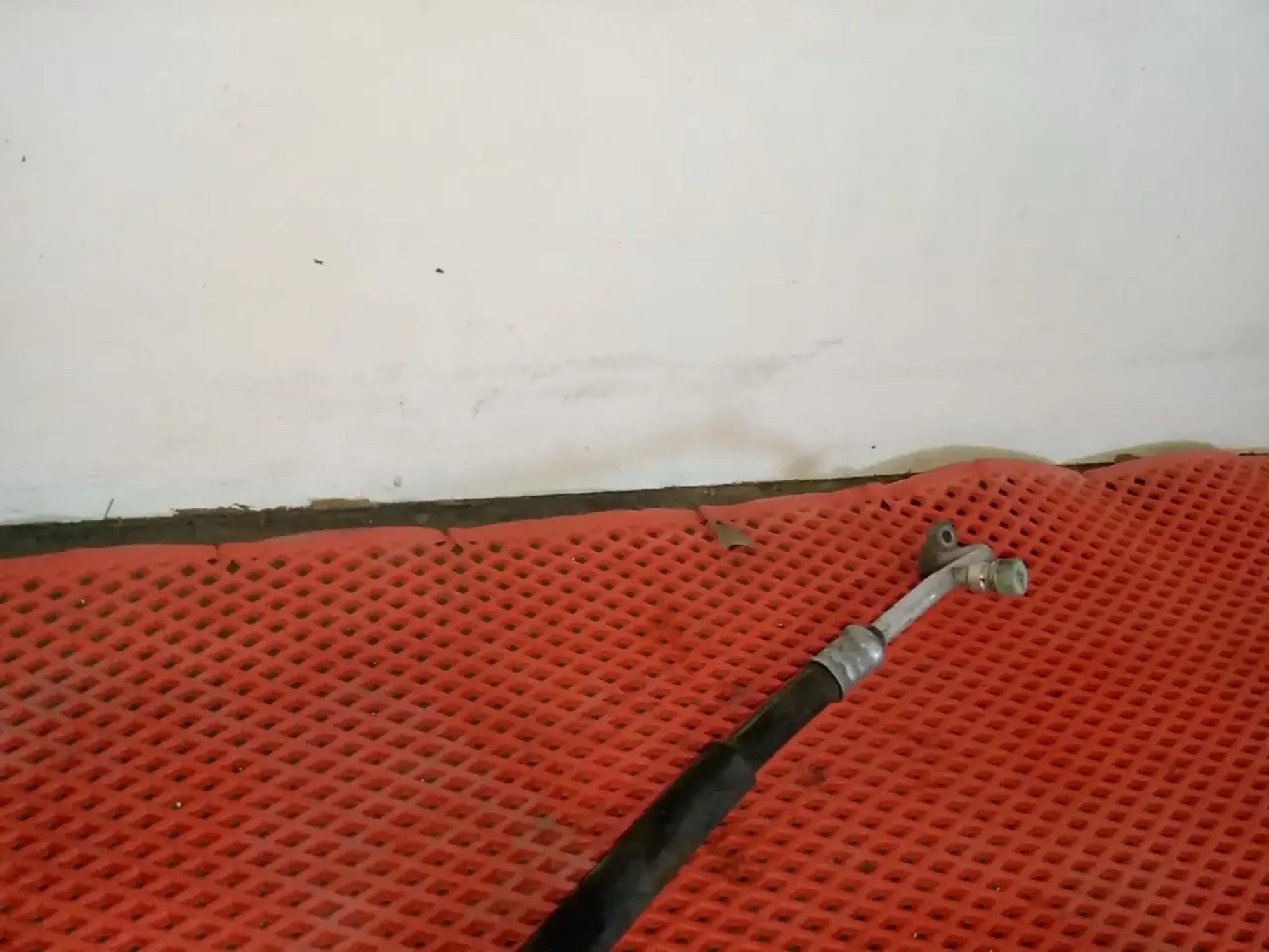 https://ycs.partsauto.market/partsauto-images/thmbs/userImages/a486c87f8955b6e25f9185efee619899/part/f913978c-ad85-45a3-9606-9a92c86417b5_1785182034457.jpg