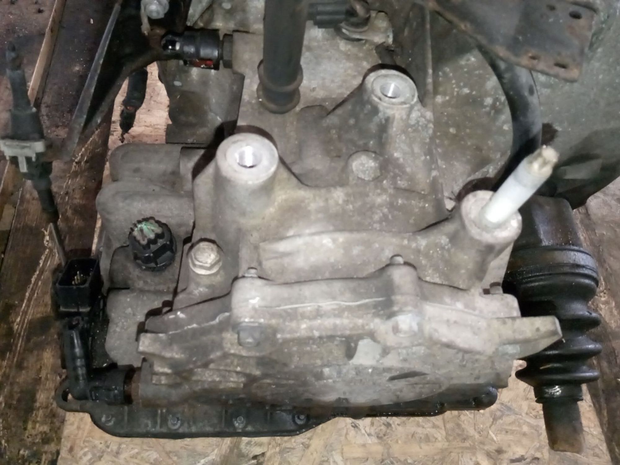 https://ycs.partsauto.market/partsauto-images/thmbs/userImages/a486c87f8955b6e25f9185efee619899/part/f930438a-7c76-45e9-9b43-3f57861ffd02_1782454871463.jpg