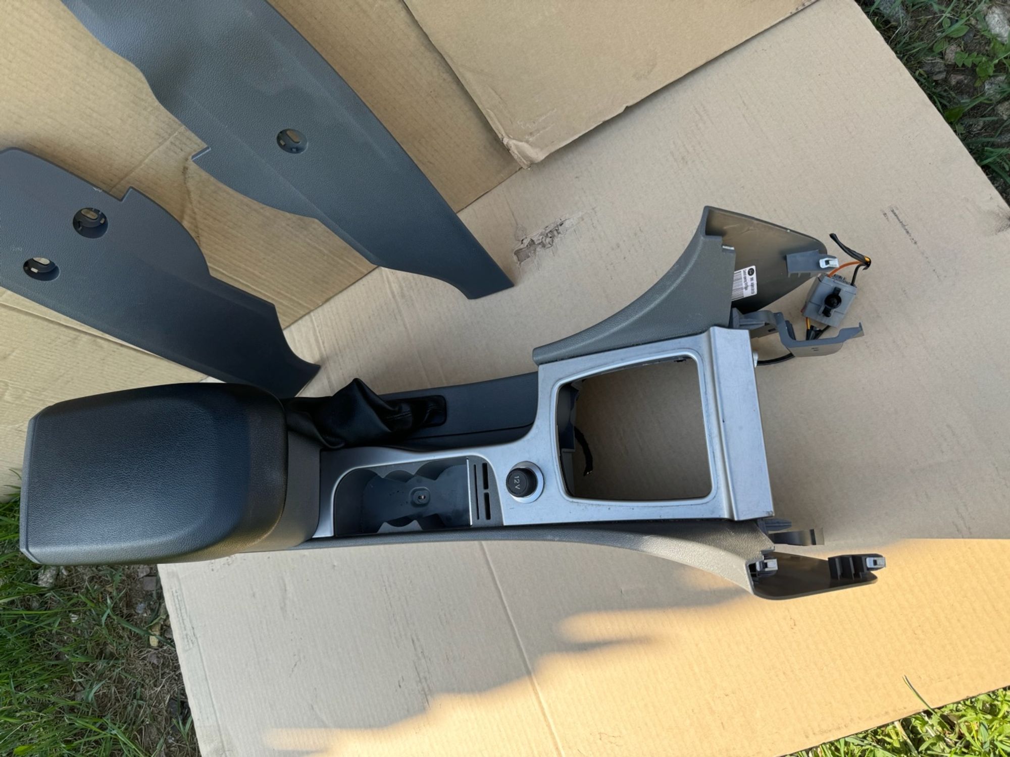 https://ycs.partsauto.market/partsauto-images/thmbs/userImages/a486c87f8955b6e25f9185efee619899/part/fa6556a8-b5cf-4b23-8d08-7f2d5a142712_1779051675715.jpg