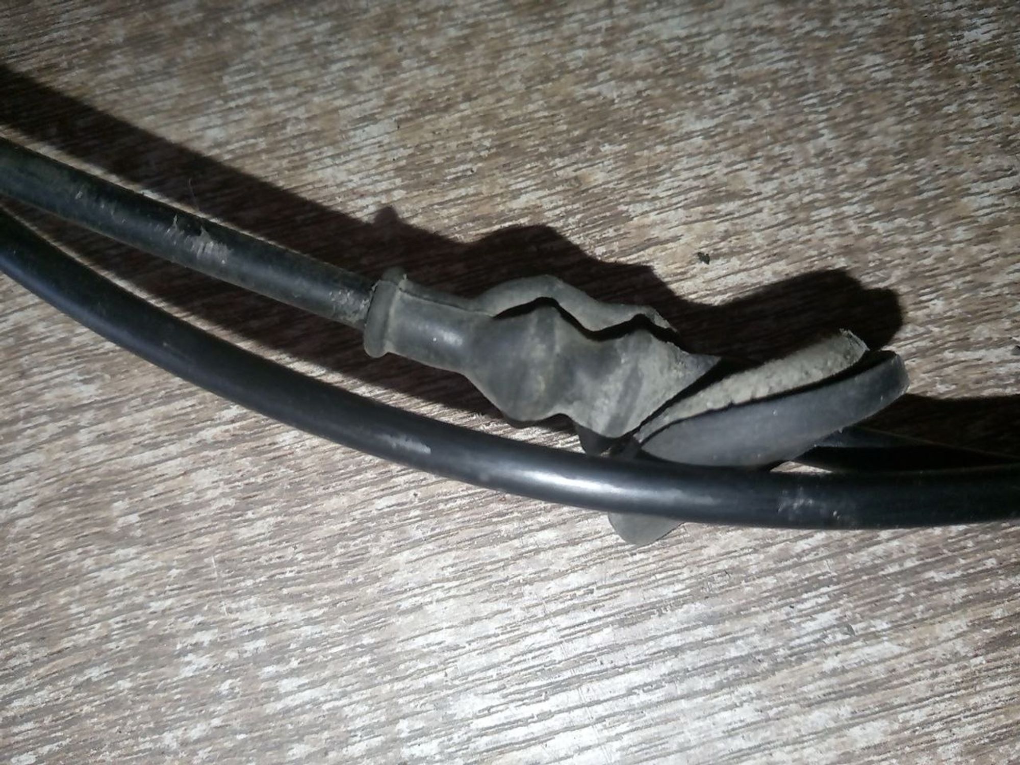 https://ycs.partsauto.market/partsauto-images/thmbs/userImages/a486c87f8955b6e25f9185efee619899/part/fc8e4f27-be51-4c5a-aead-32e361a774b1_1775855478806.jpg
