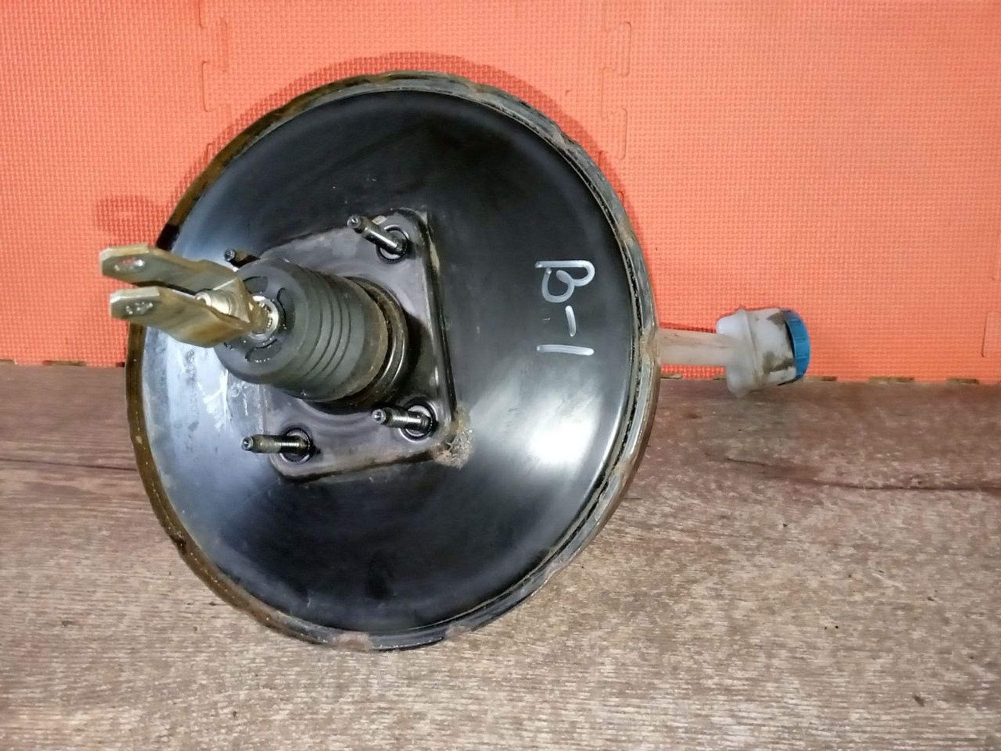https://ycs.partsauto.market/partsauto-images/thmbs/userImages/a486c87f8955b6e25f9185efee619899/part/fe9917b3-5f5c-45de-8ebb-ba6a8bd6424f_1775856277176.jpg