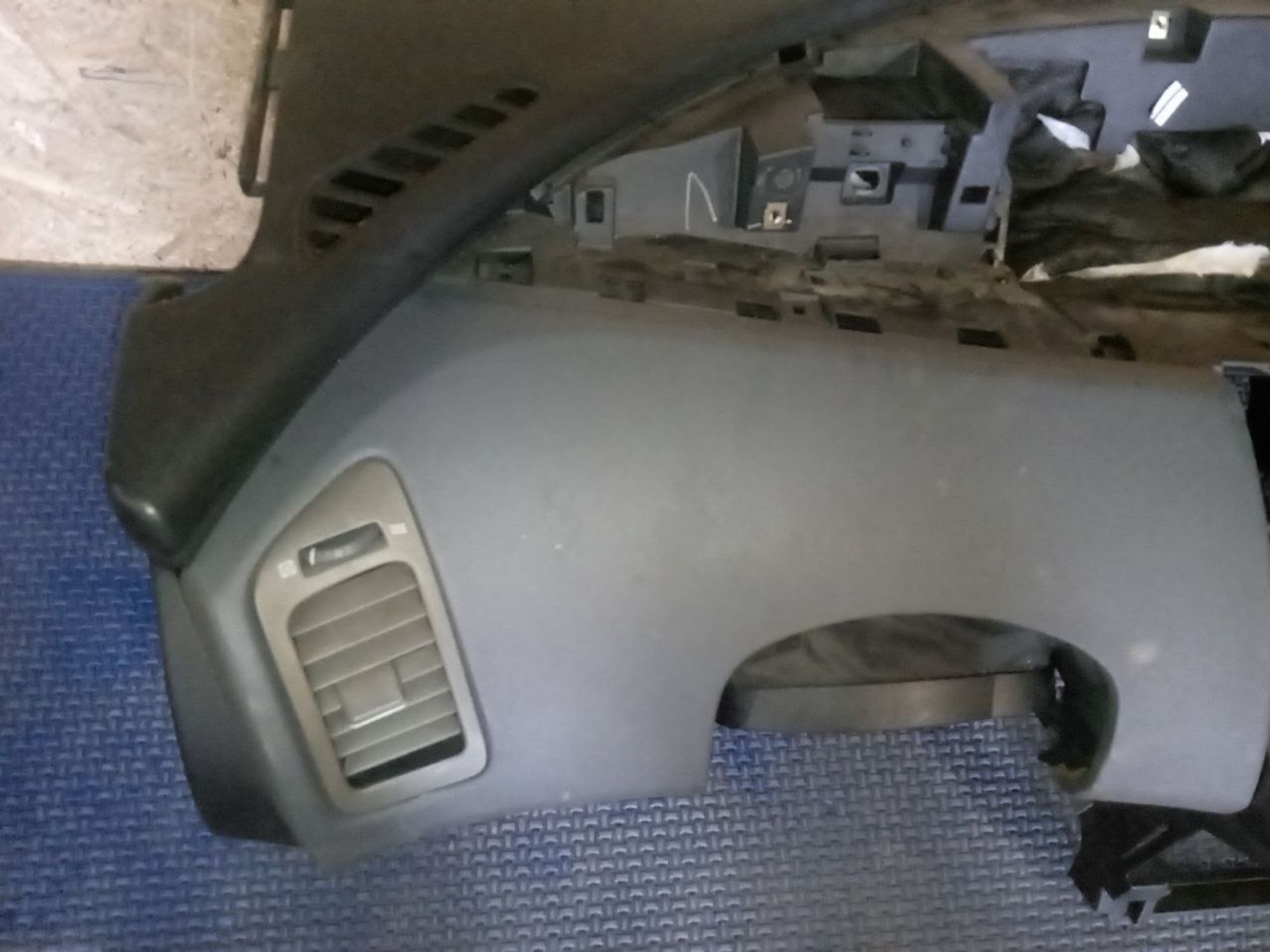 https://ycs.partsauto.market/partsauto-images/thmbs/userImages/a486c87f8955b6e25f9185efee619899/part/feac77d3-b15b-4b30-aa41-285502f3c8e7_1775856301570.jpg