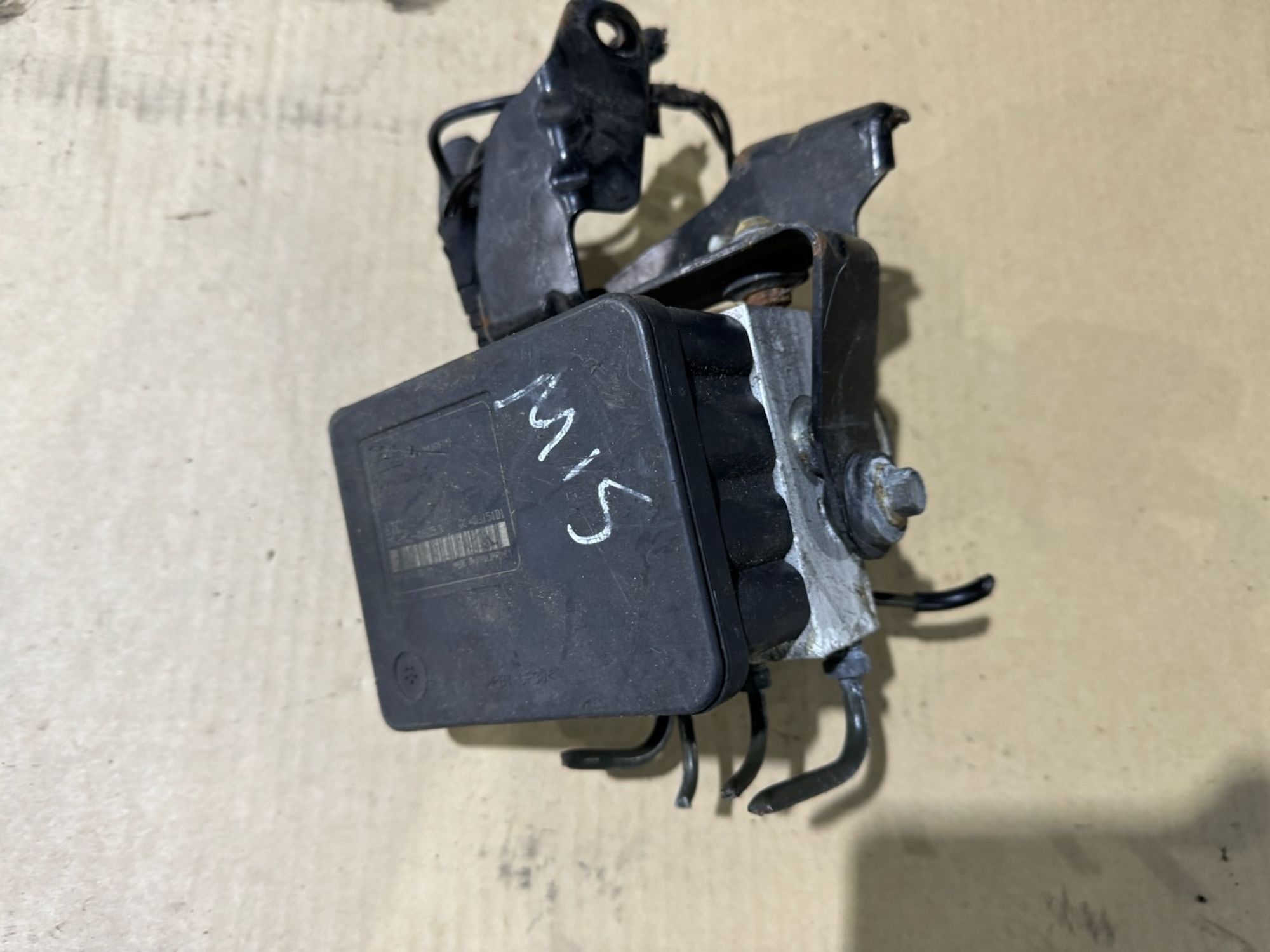 https://ycs.partsauto.market/partsauto-images/thmbs/userImages/a486c87f8955b6e25f9185efee619899/part/fefd9979-56f9-45dc-a1f7-ac420c6e4029_1775854329288.jpg