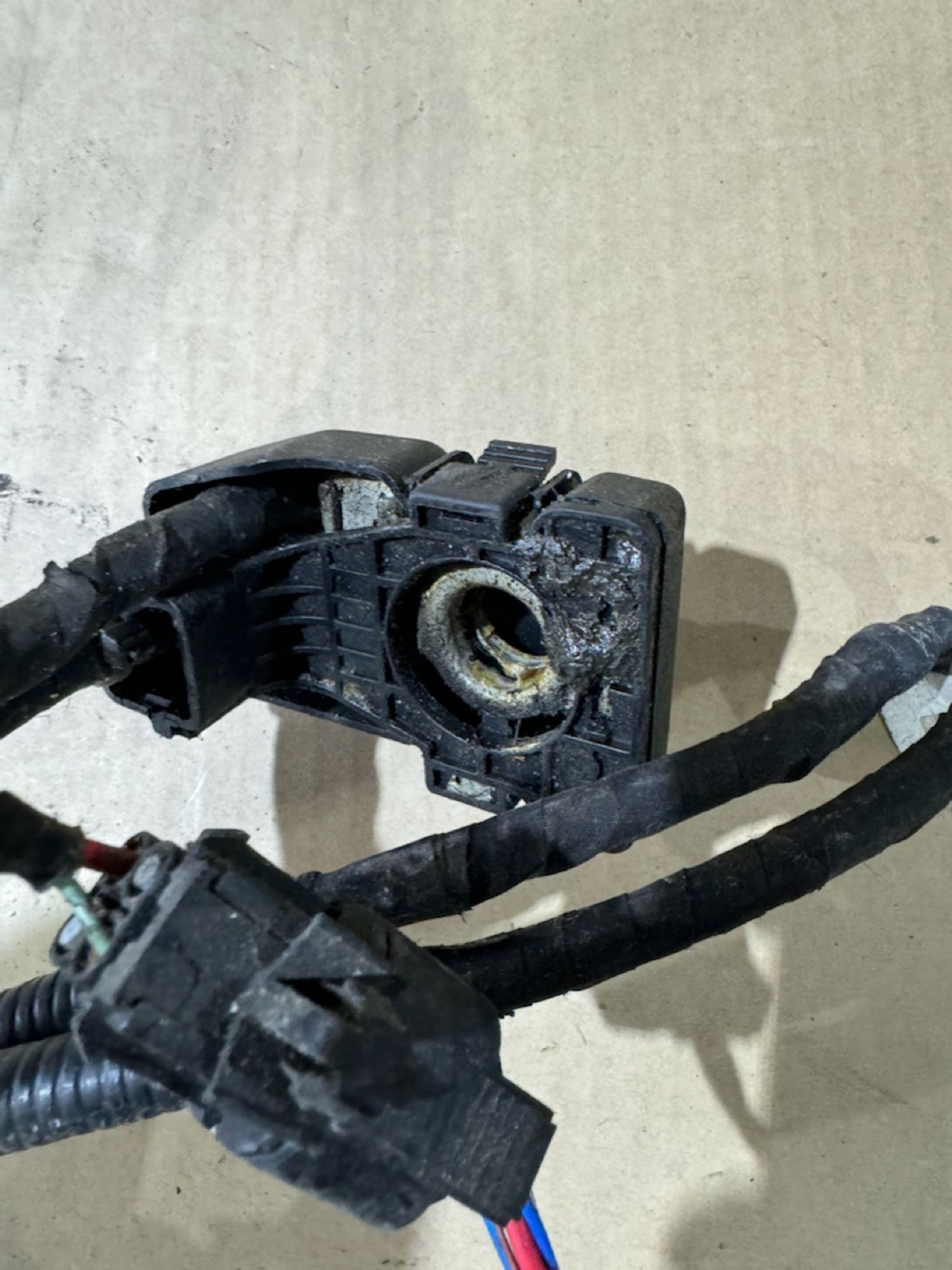https://ycs.partsauto.market/partsauto-images/thmbs/userImages/a486c87f8955b6e25f9185efee619899/part/ff248e78-1444-4e5a-8430-31239fca7ac1_1775854319222.jpg
