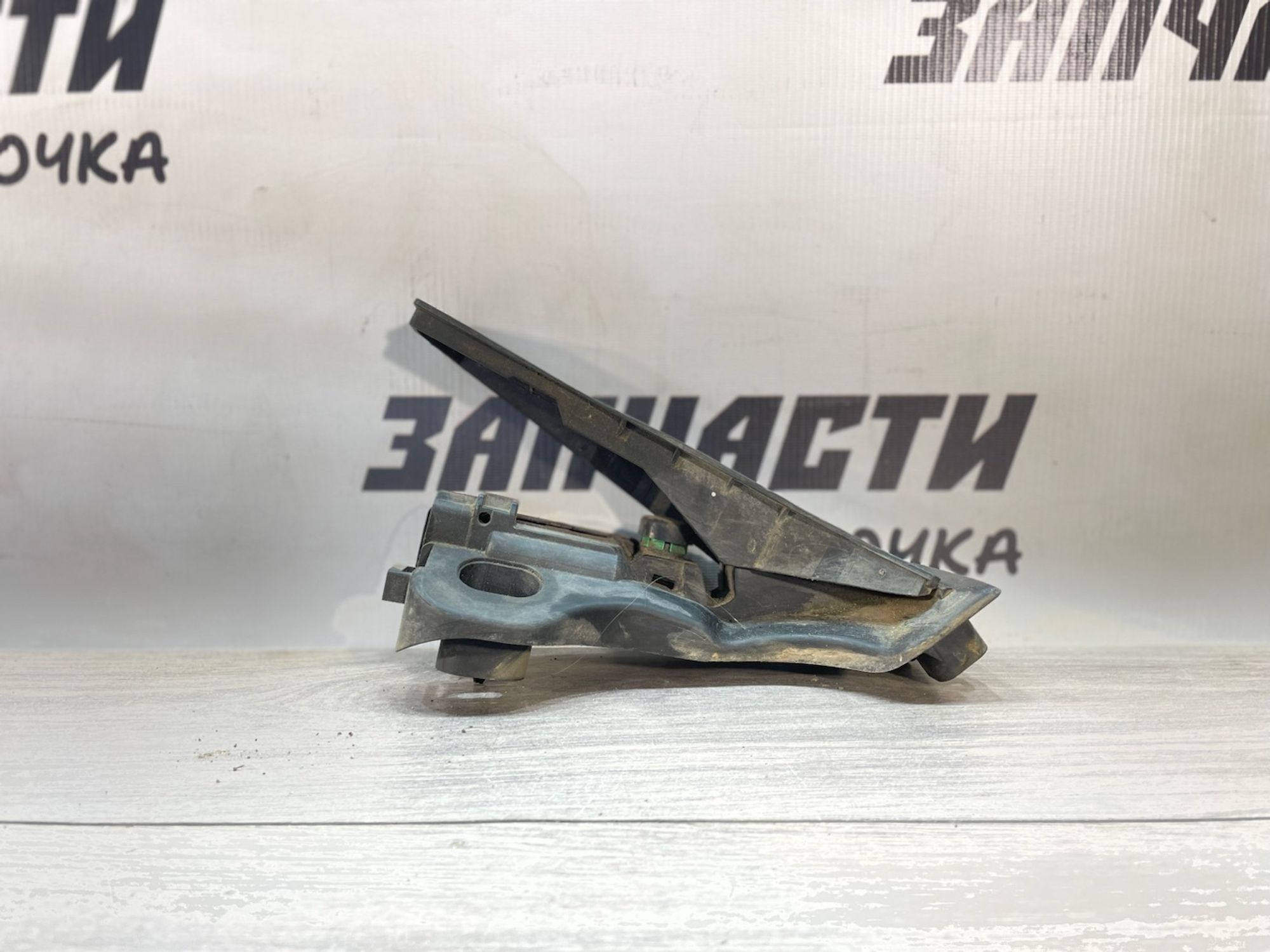 https://ycs.partsauto.market/partsauto-images/thmbs/userImages/afb38d96ab8c9795ecac00e406b21163/part/1f6f43fb-42ee-4f8f-b92b-918bf957f805_1750170407367.jpg