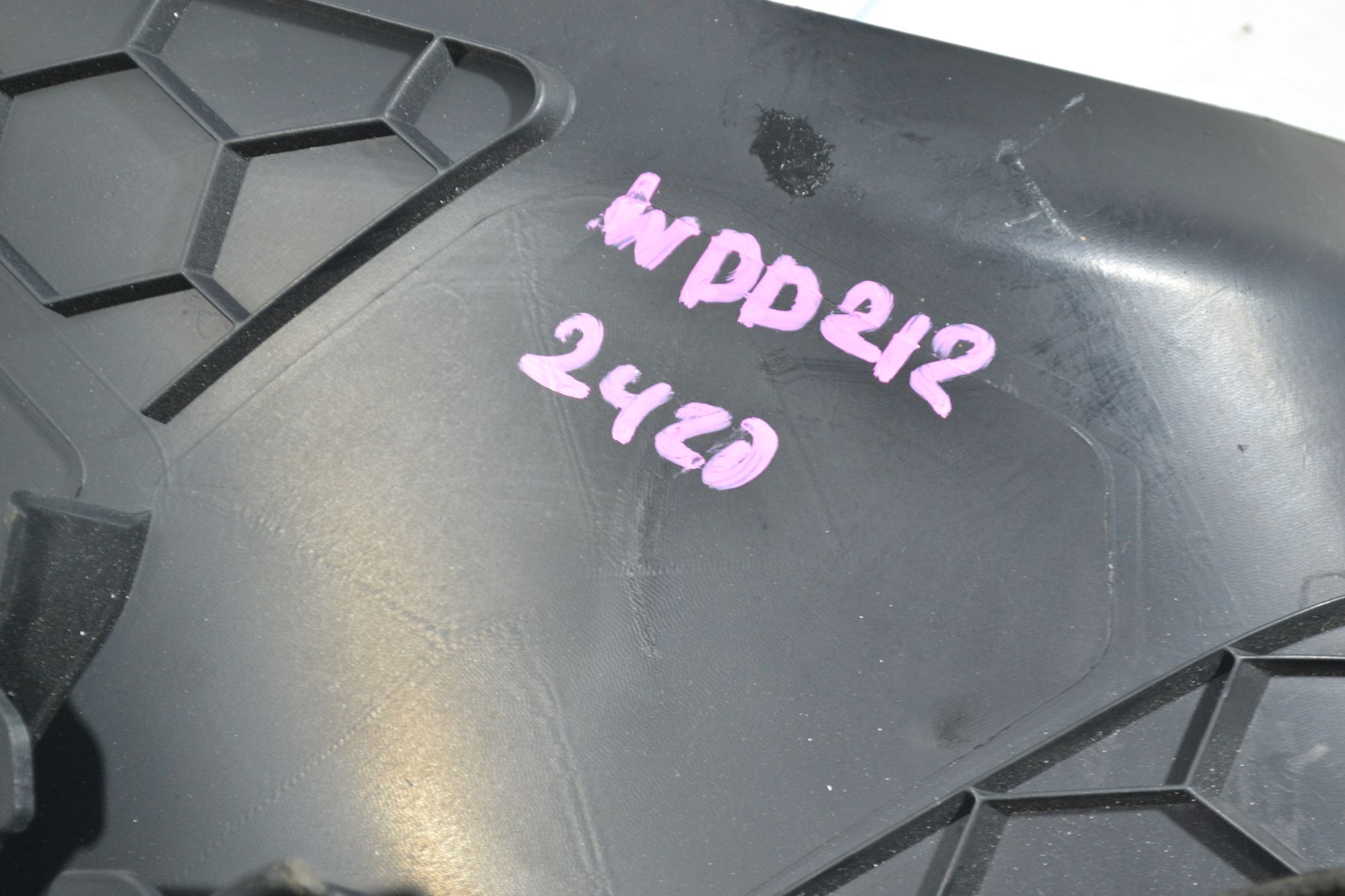 https://ycs.partsauto.market/partsauto-images/thmbs/userImages/b7628e092085f1f91467af1afb6e7630/part/0040d9d1-4828-4715-a5e6-87385672b3d3_1780577542796.jpg