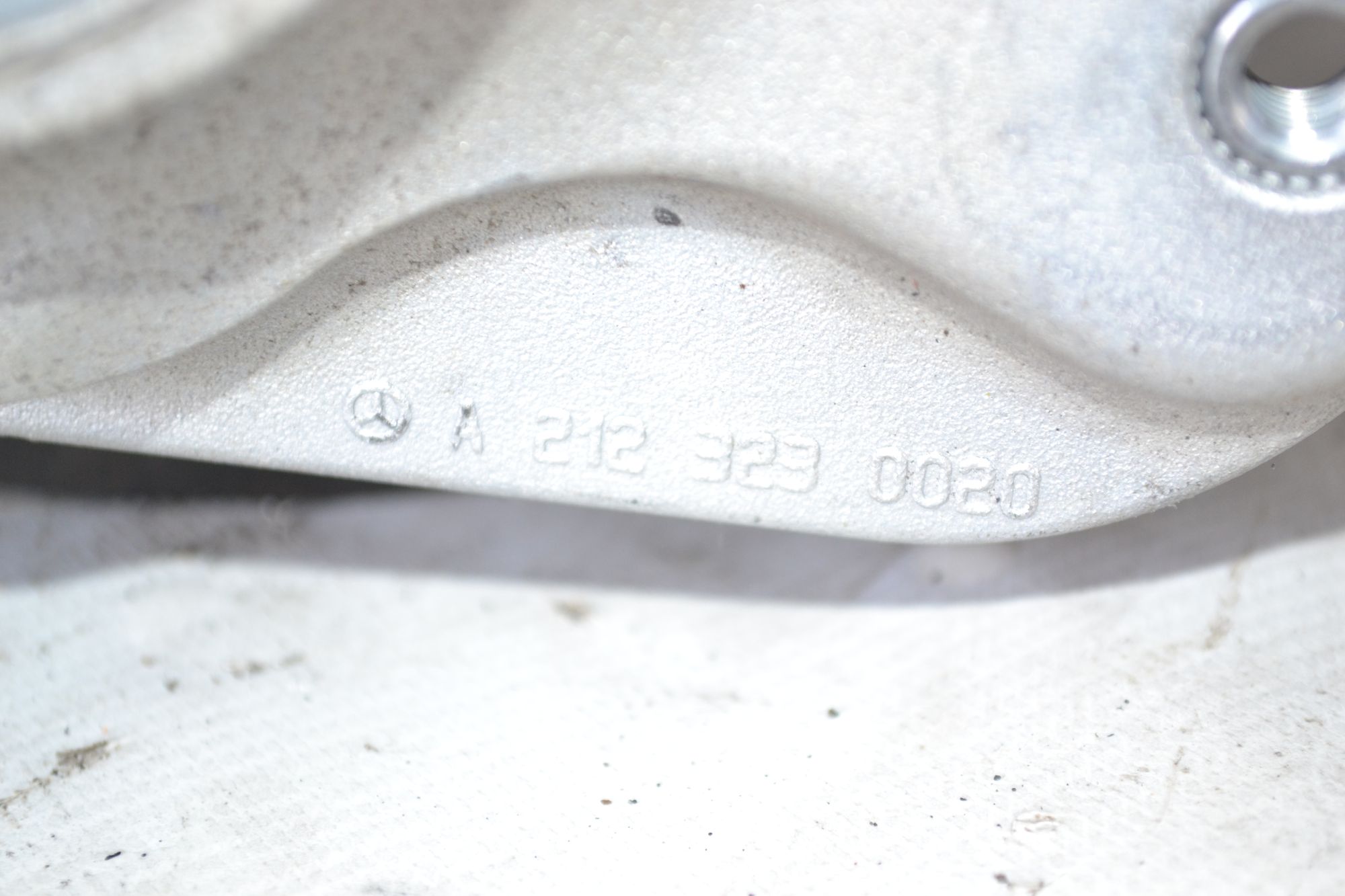 https://ycs.partsauto.market/partsauto-images/thmbs/userImages/b7628e092085f1f91467af1afb6e7630/part/00427122-6fcf-47e6-97c4-e5c97547ddd9_1785140098538.jpg