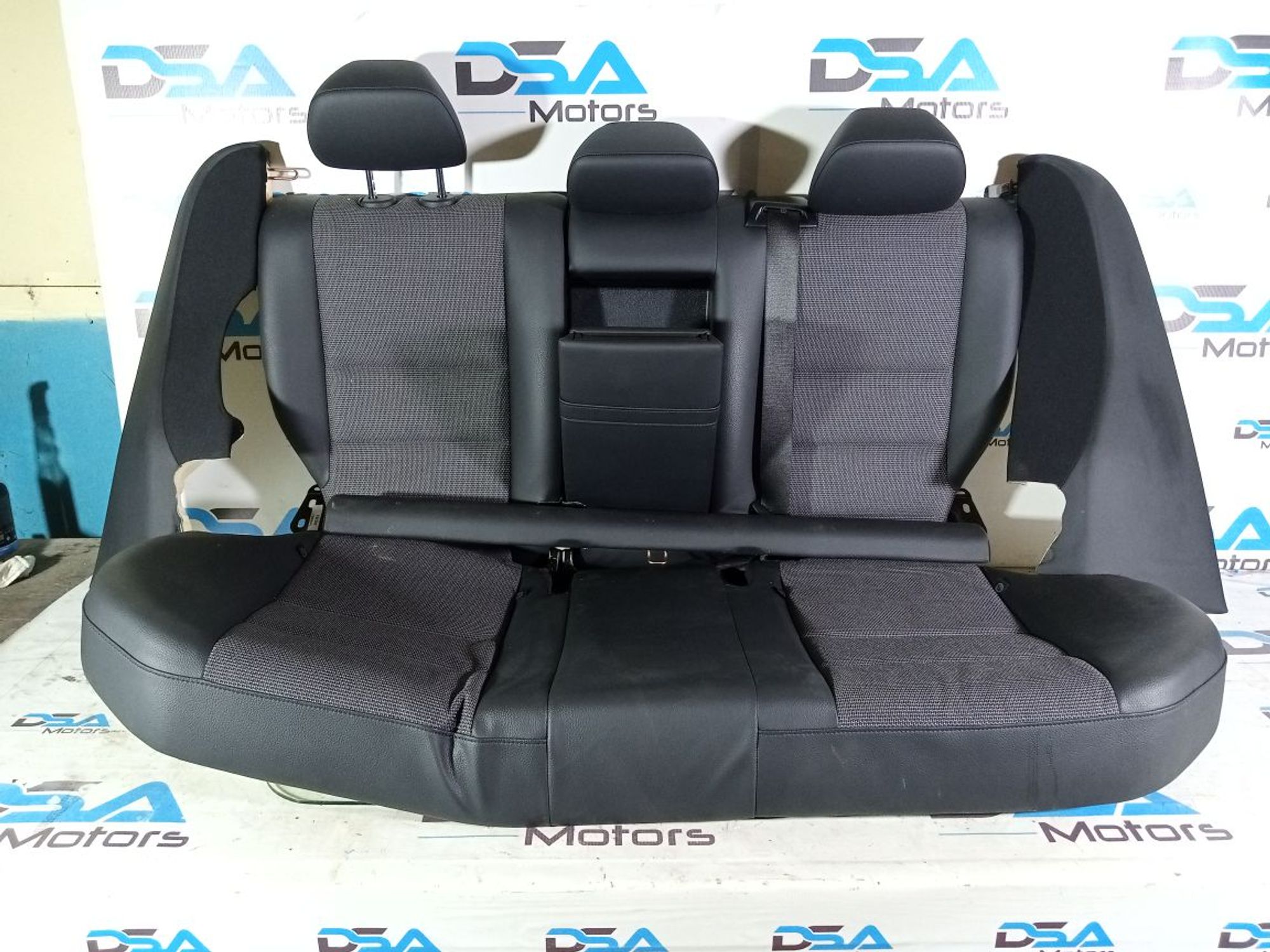 https://ycs.partsauto.market/partsauto-images/thmbs/userImages/b7628e092085f1f91467af1afb6e7630/part/01f76a19-ba08-434f-9201-978769d4d12f_1737376560476.jpg