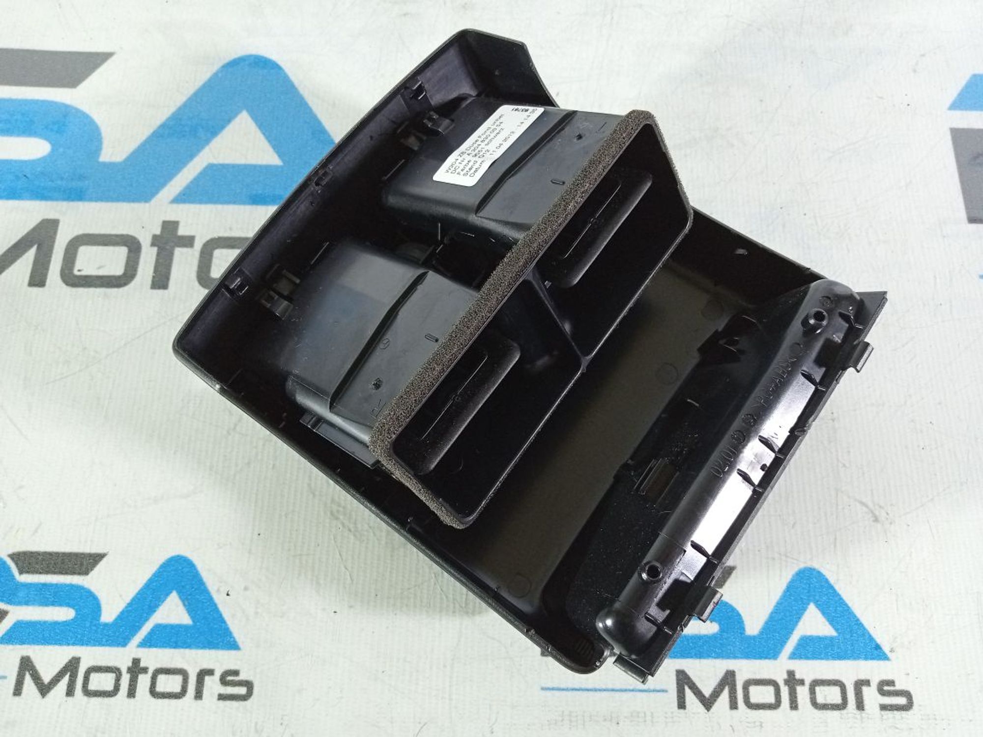 https://ycs.partsauto.market/partsauto-images/thmbs/userImages/b7628e092085f1f91467af1afb6e7630/part/030513d8-8690-43a6-9530-8ec8611eaf7f_1741932795106.jpg