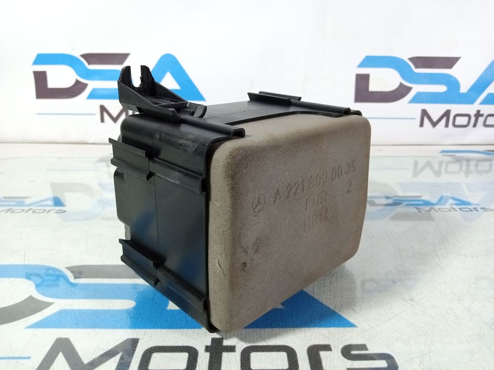 https://ycs.partsauto.market/partsauto-images/thmbs/userImages/b7628e092085f1f91467af1afb6e7630/part/03075d83-967d-4c6e-b833-22336b754b23_1742647163301.jpg