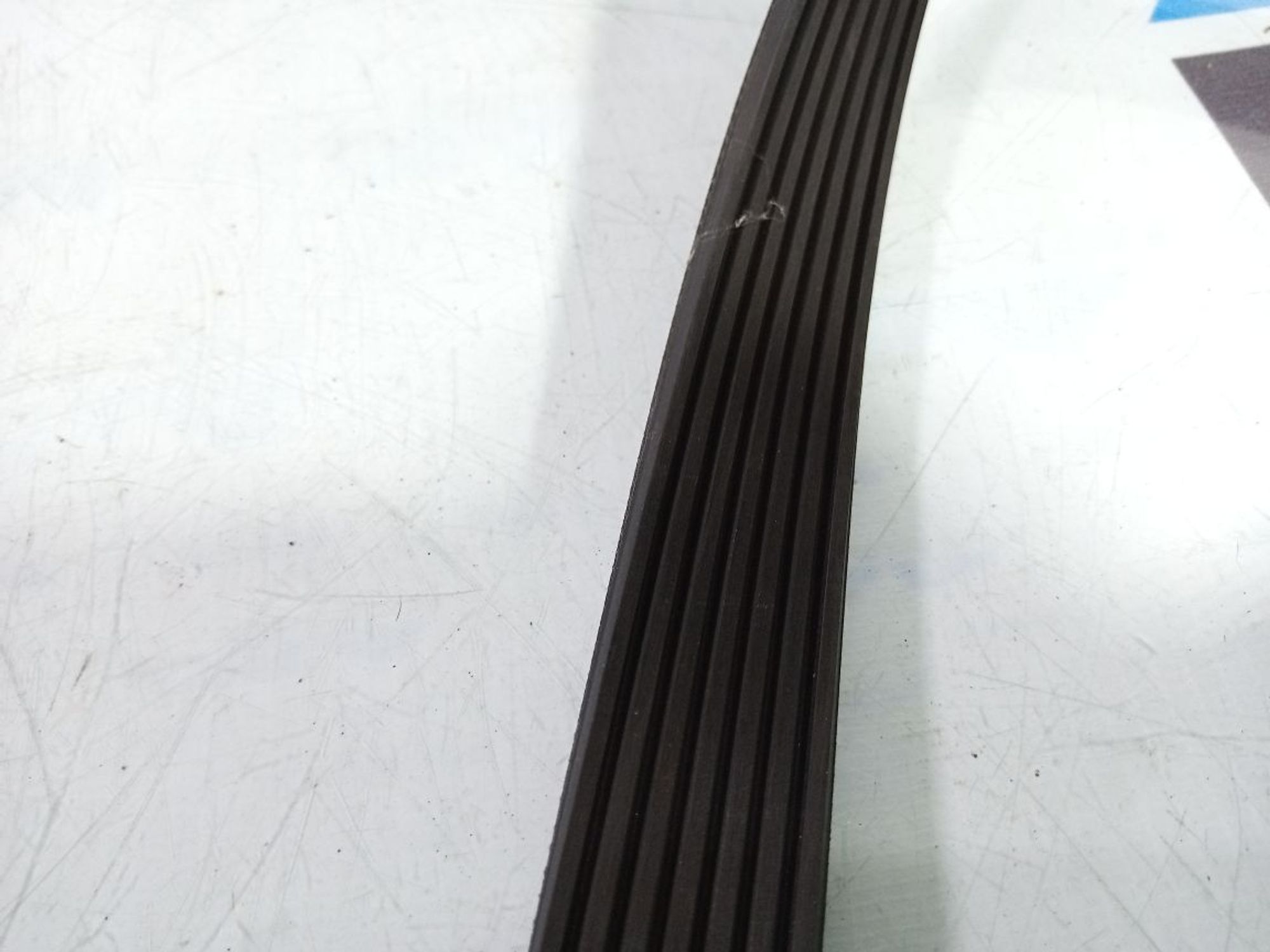 https://ycs.partsauto.market/partsauto-images/thmbs/userImages/b7628e092085f1f91467af1afb6e7630/part/035681f8-7187-4922-aea6-9e49722872ed_1736431090895.jpg