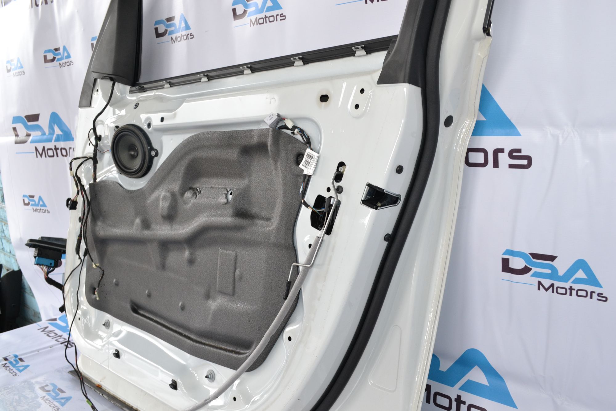 https://ycs.partsauto.market/partsauto-images/thmbs/userImages/b7628e092085f1f91467af1afb6e7630/part/039208e8-fbd5-412c-b946-65e4e68f0066_1777031380748.jpg