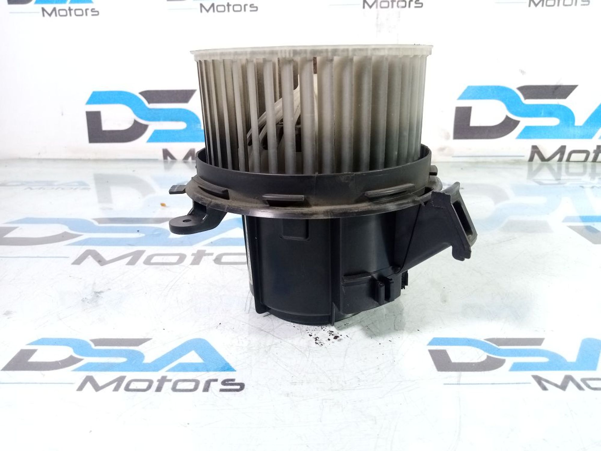 https://ycs.partsauto.market/partsauto-images/thmbs/userImages/b7628e092085f1f91467af1afb6e7630/part/0395b59f-3851-481e-8f8f-b2c169ecb22d_1735305324441.jpg
