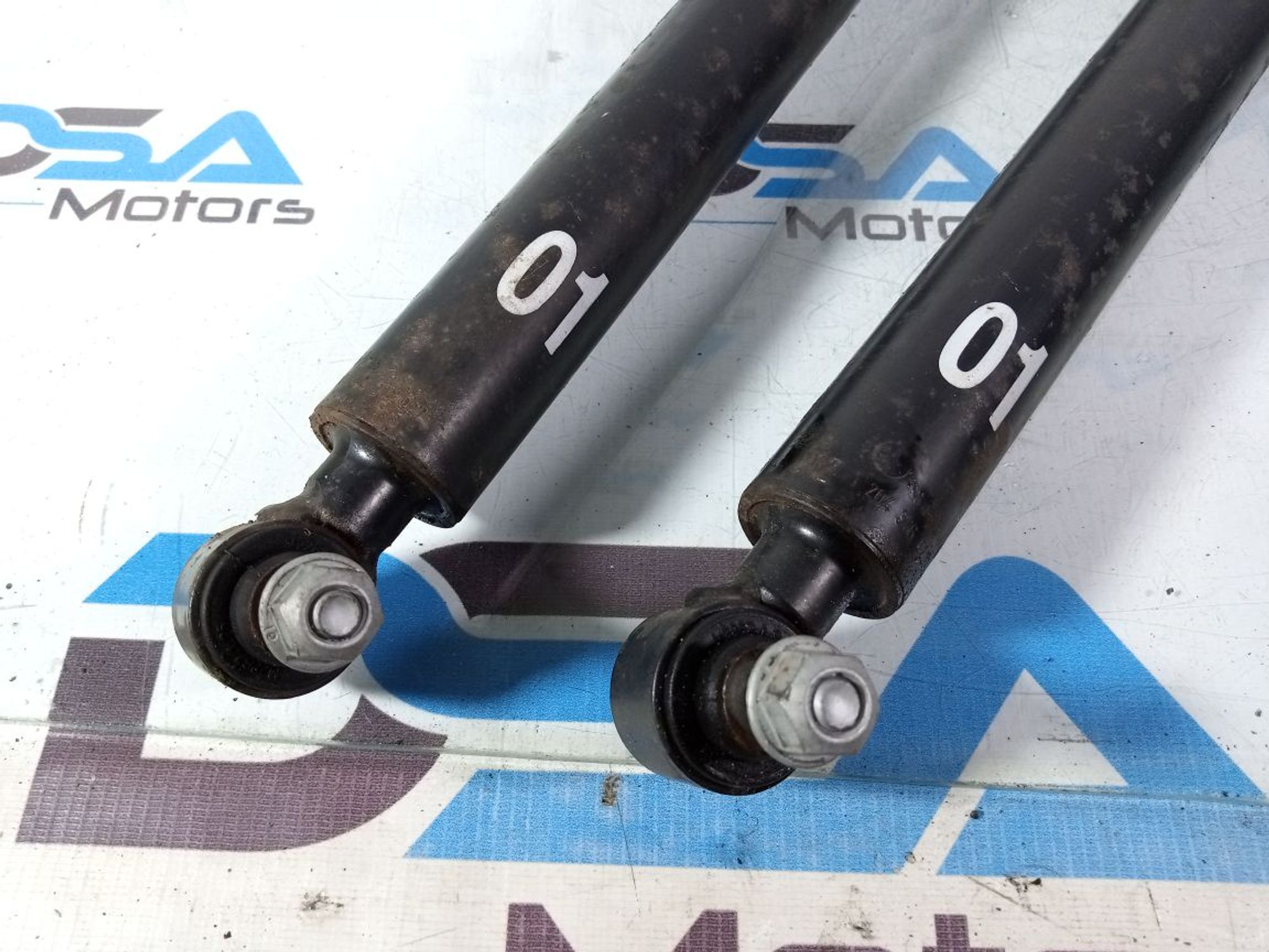 https://ycs.partsauto.market/partsauto-images/thmbs/userImages/b7628e092085f1f91467af1afb6e7630/part/0399d5ba-c425-4a29-87d7-47d4d12533d1_1737197220819.jpg
