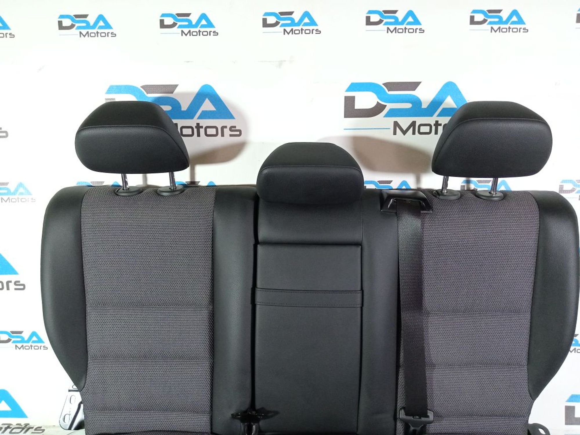 https://ycs.partsauto.market/partsauto-images/thmbs/userImages/b7628e092085f1f91467af1afb6e7630/part/03cb84dc-d7d4-42a2-87a6-70c93246a11f_1738218789403.jpg