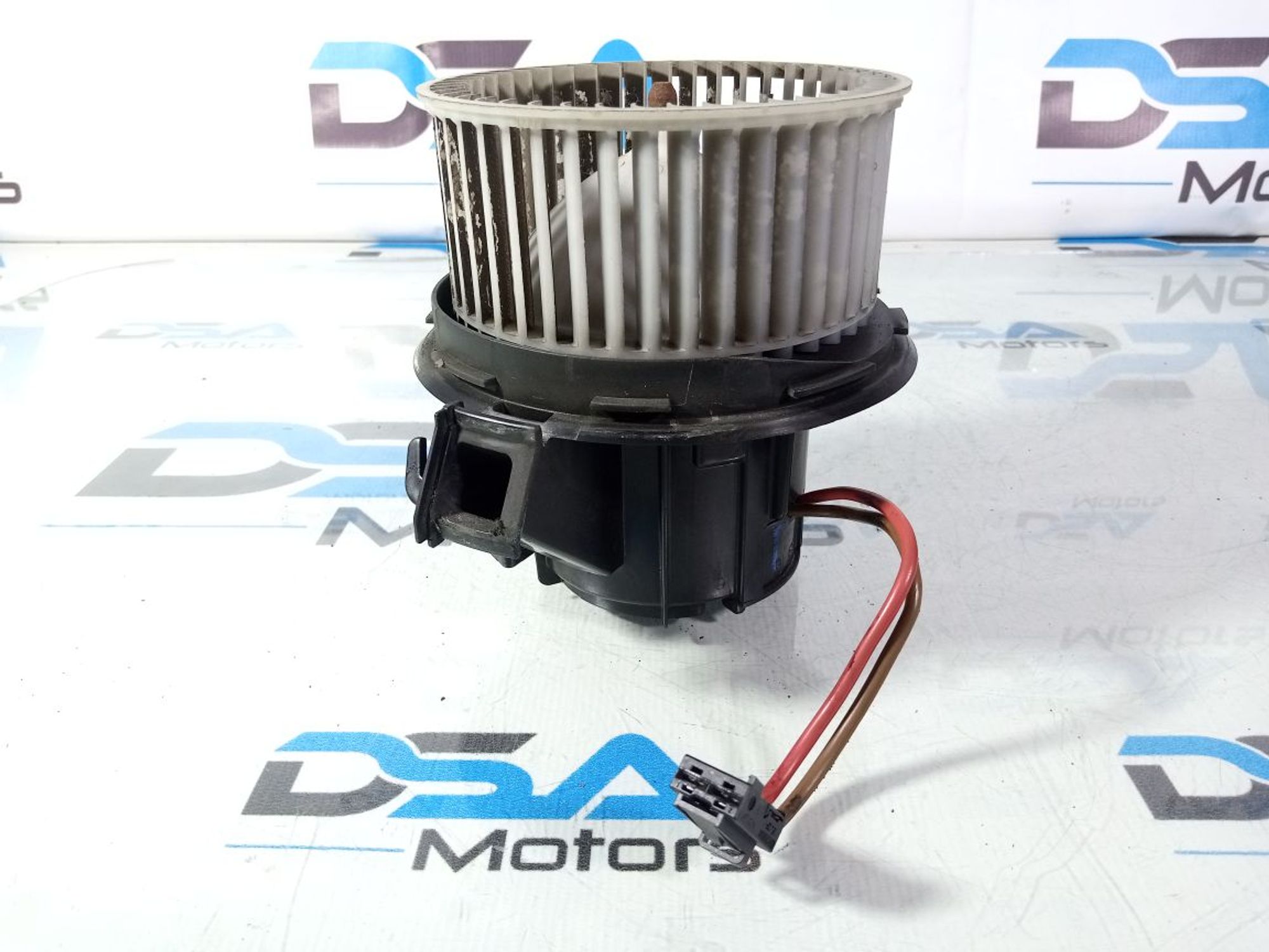 https://ycs.partsauto.market/partsauto-images/thmbs/userImages/b7628e092085f1f91467af1afb6e7630/part/04528ab7-1dec-4b59-9c38-5f15bbe1f374_1740682357325.jpg