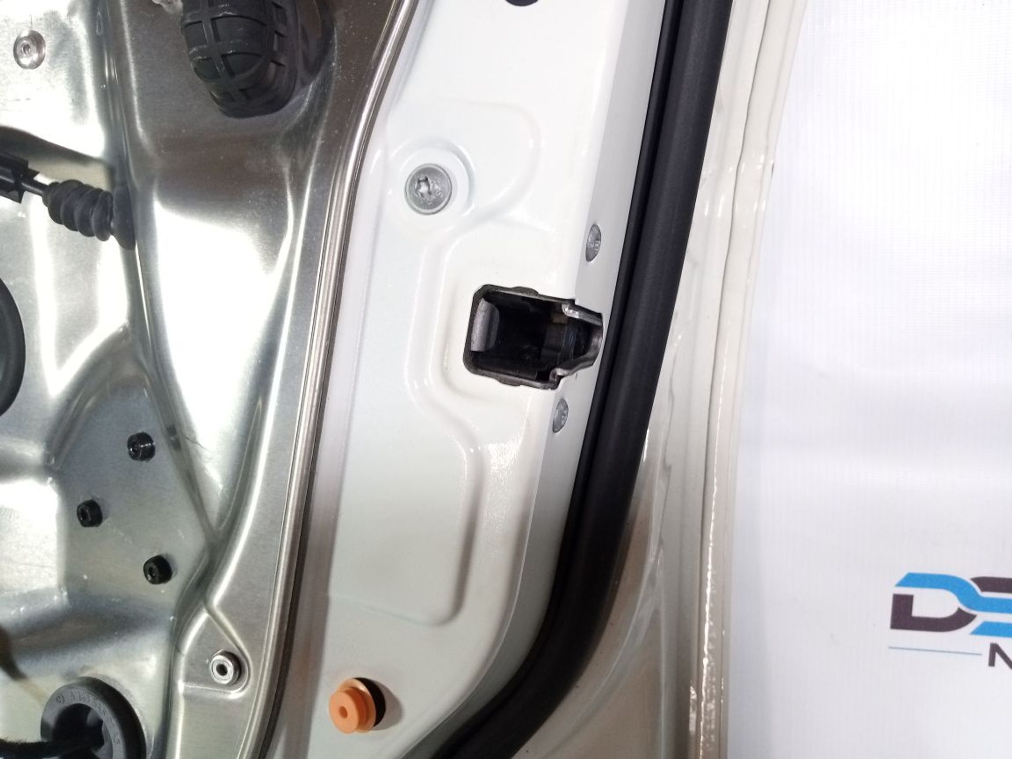 https://ycs.partsauto.market/partsauto-images/thmbs/userImages/b7628e092085f1f91467af1afb6e7630/part/047832f1-9f71-451d-83c6-d8b4ed86c519_1741333624909.jpg