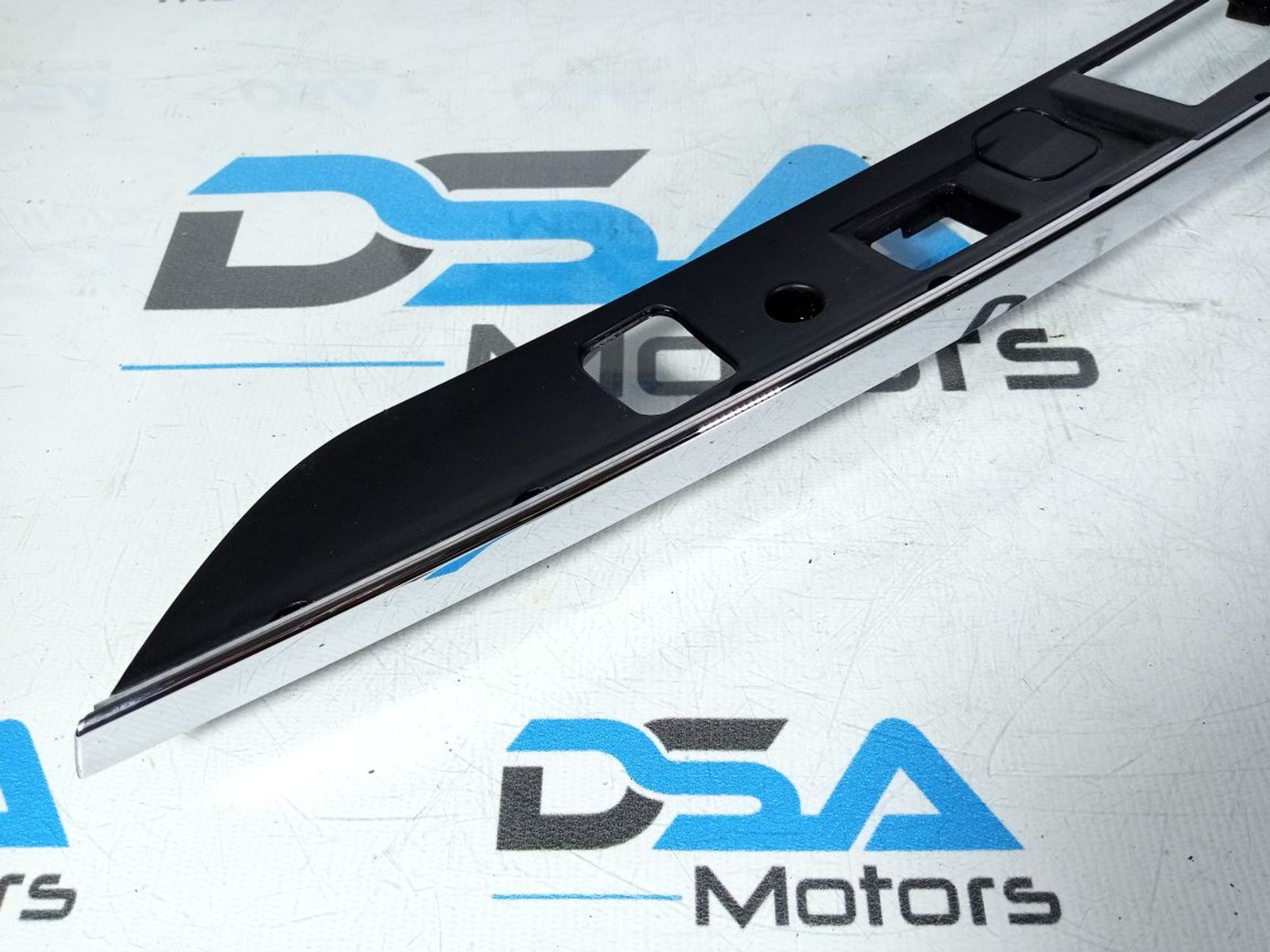 https://ycs.partsauto.market/partsauto-images/thmbs/userImages/b7628e092085f1f91467af1afb6e7630/part/04fa9b5b-c904-43b3-9c79-c0c458f8d8e1_1745404338364.jpg