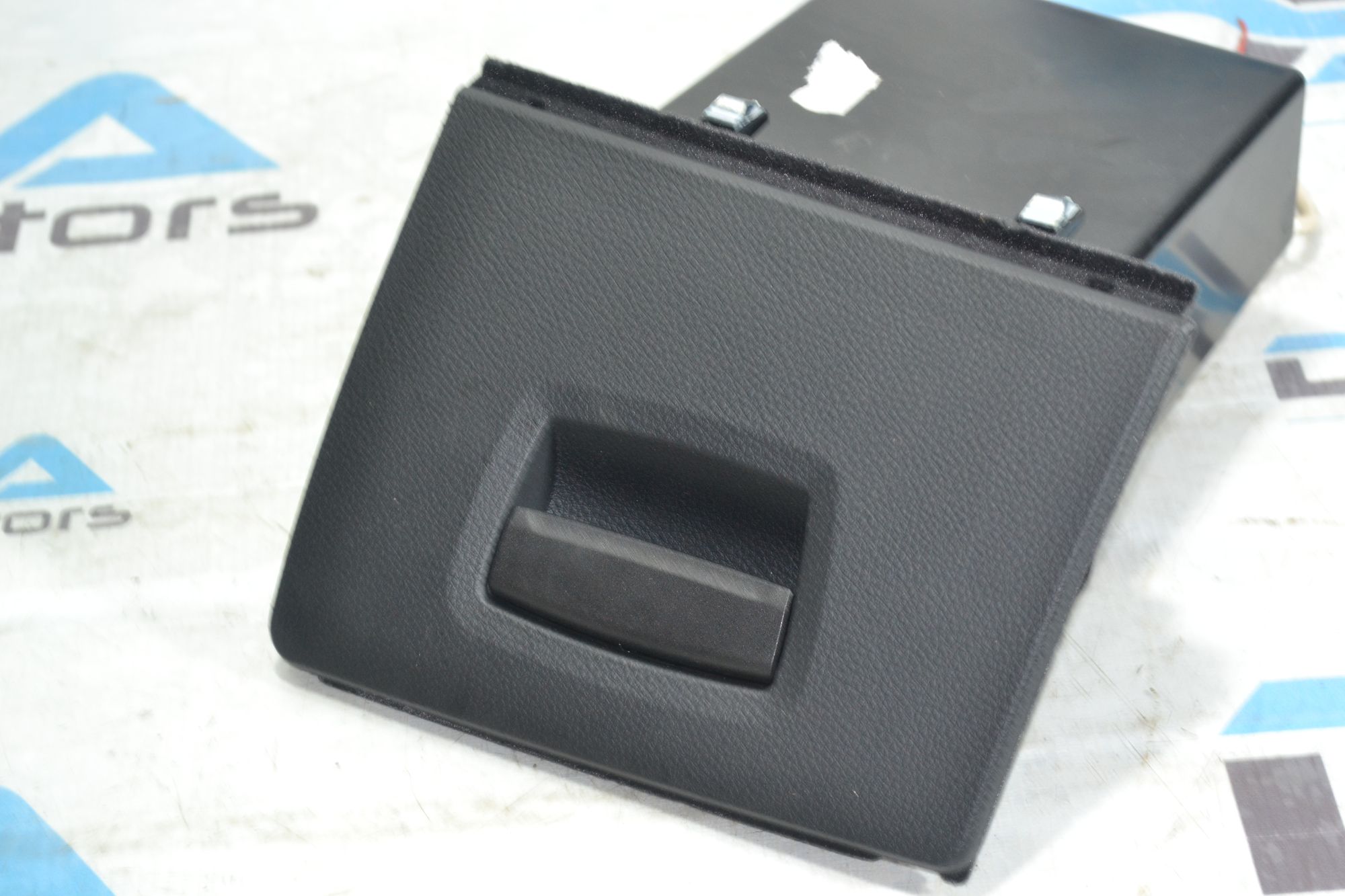 https://ycs.partsauto.market/partsauto-images/thmbs/userImages/b7628e092085f1f91467af1afb6e7630/part/052df1a0-f304-4673-b3b8-ab4f6bb40438_1781091600791.jpg
