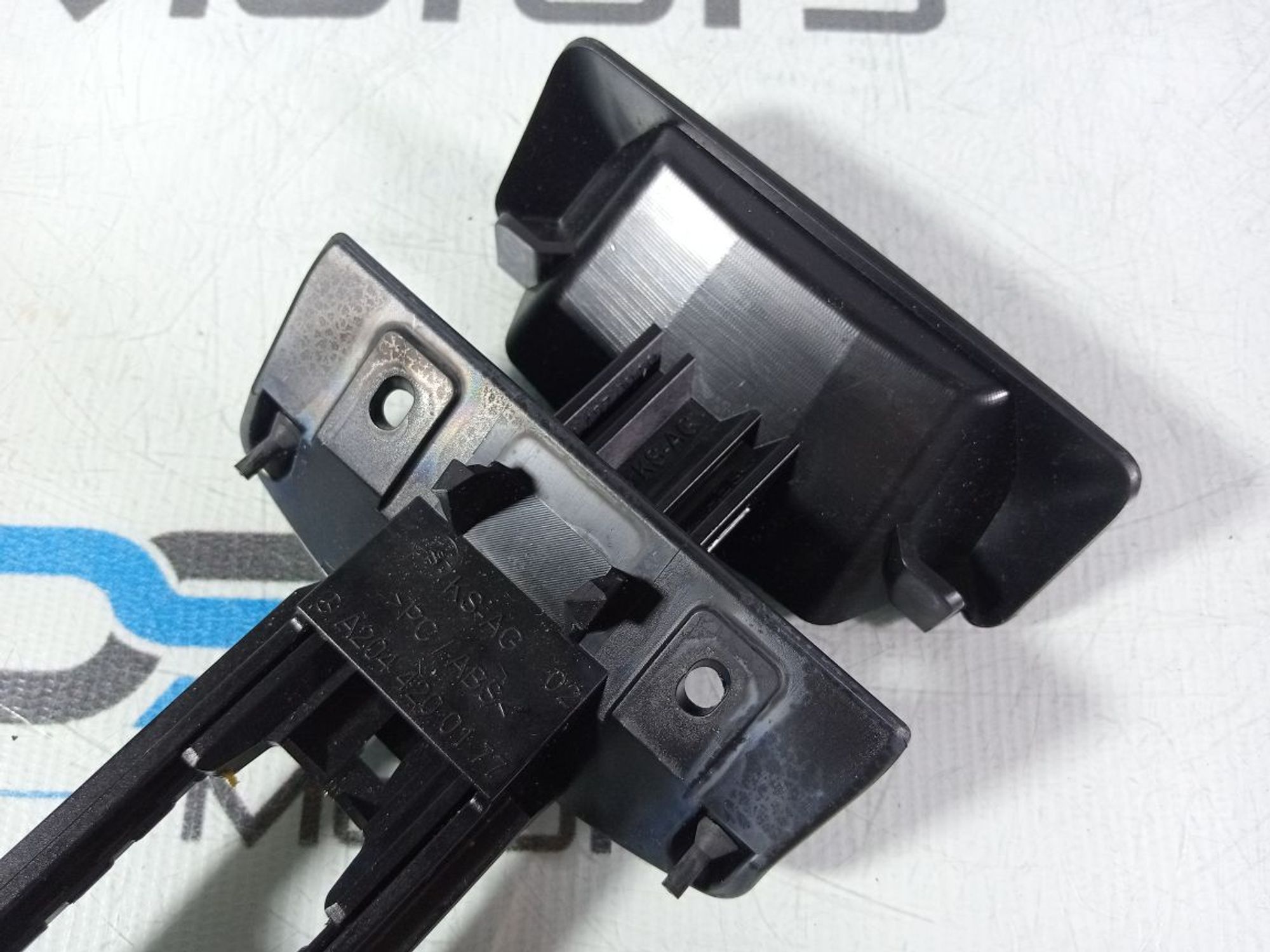 https://ycs.partsauto.market/partsauto-images/thmbs/userImages/b7628e092085f1f91467af1afb6e7630/part/054b6f68-4f6f-400f-ae46-c4b6601627d9_1746542637701.jpg
