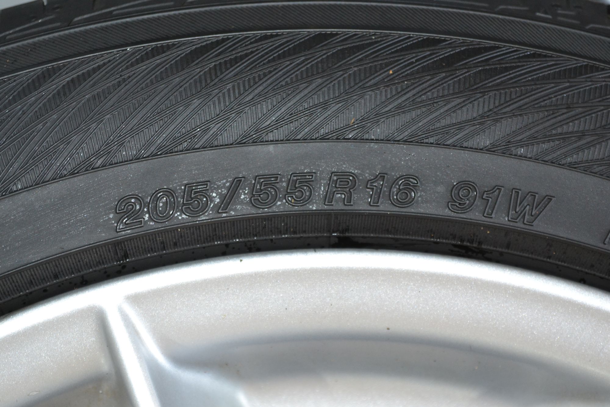 https://ycs.partsauto.market/partsauto-images/thmbs/userImages/b7628e092085f1f91467af1afb6e7630/part/0658b907-a40d-4740-af1b-54bc1c4ea354_1781002646582.jpg
