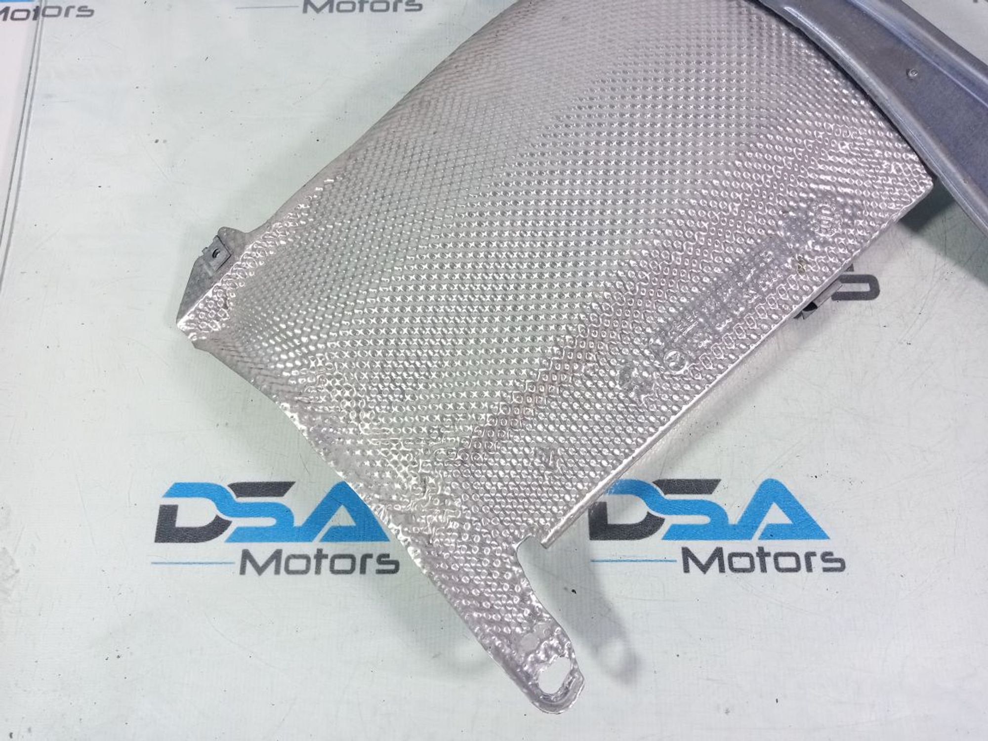 https://ycs.partsauto.market/partsauto-images/thmbs/userImages/b7628e092085f1f91467af1afb6e7630/part/068e7b28-7e3d-4144-b06a-8408dbc625d8_1743409254435.jpg