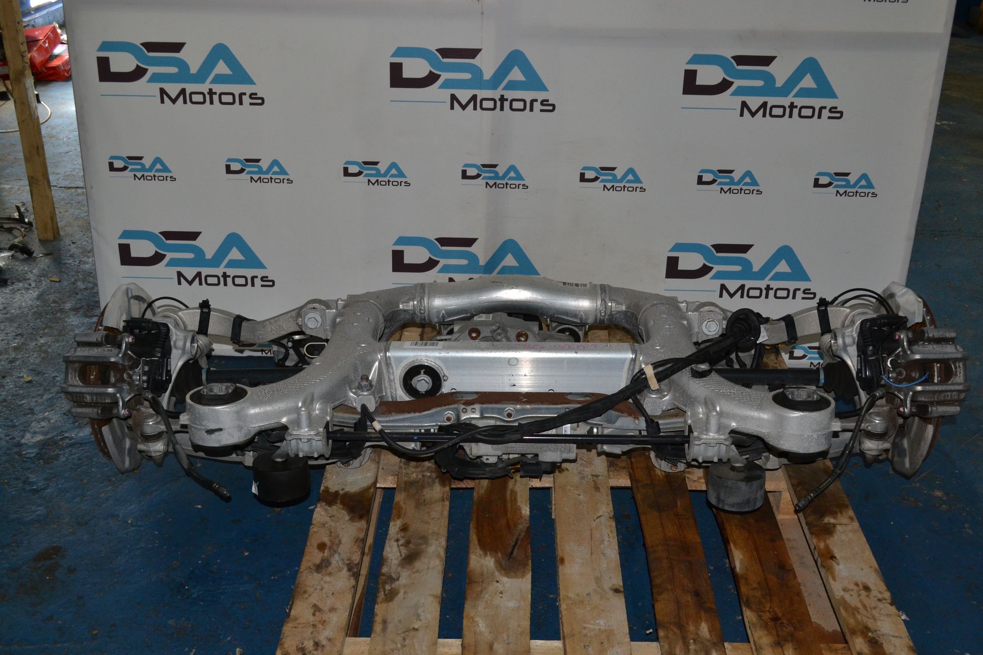 https://ycs.partsauto.market/partsauto-images/thmbs/userImages/b7628e092085f1f91467af1afb6e7630/part/06b4430f-6bdb-4ab0-b52e-e0af5a3c9252_1779439852009.jpg